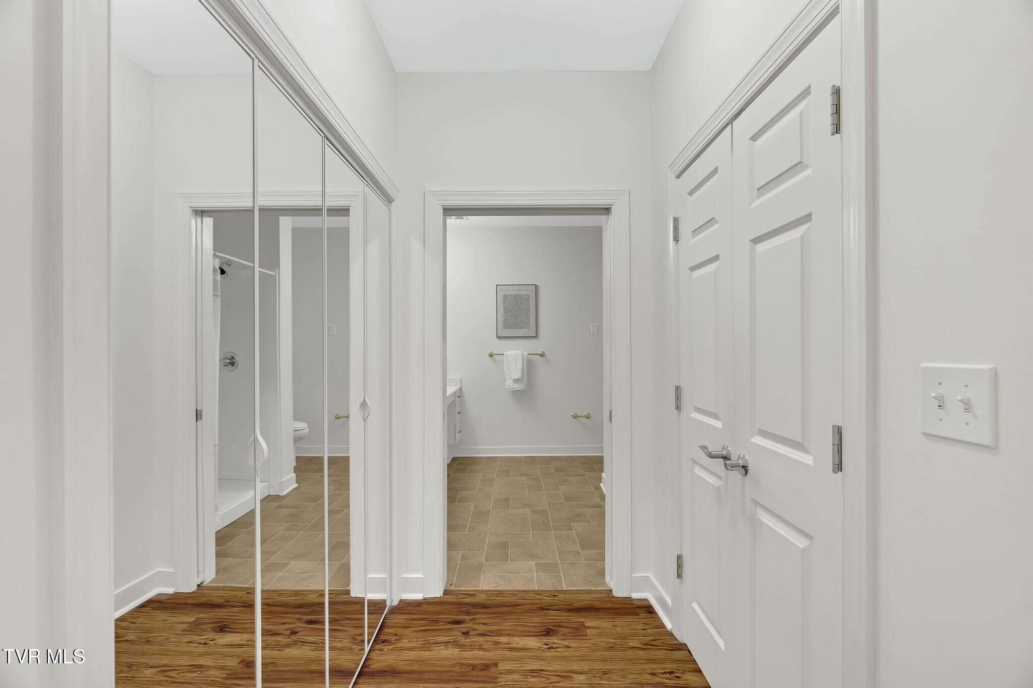 211 University Parkway, 4