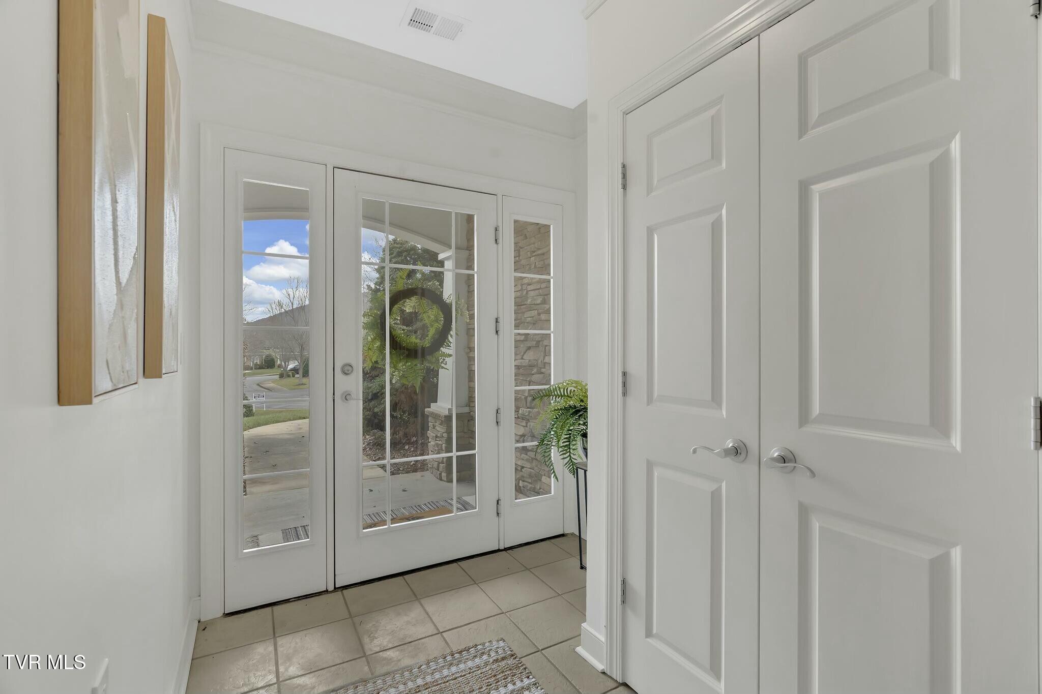 211 University Parkway, 4