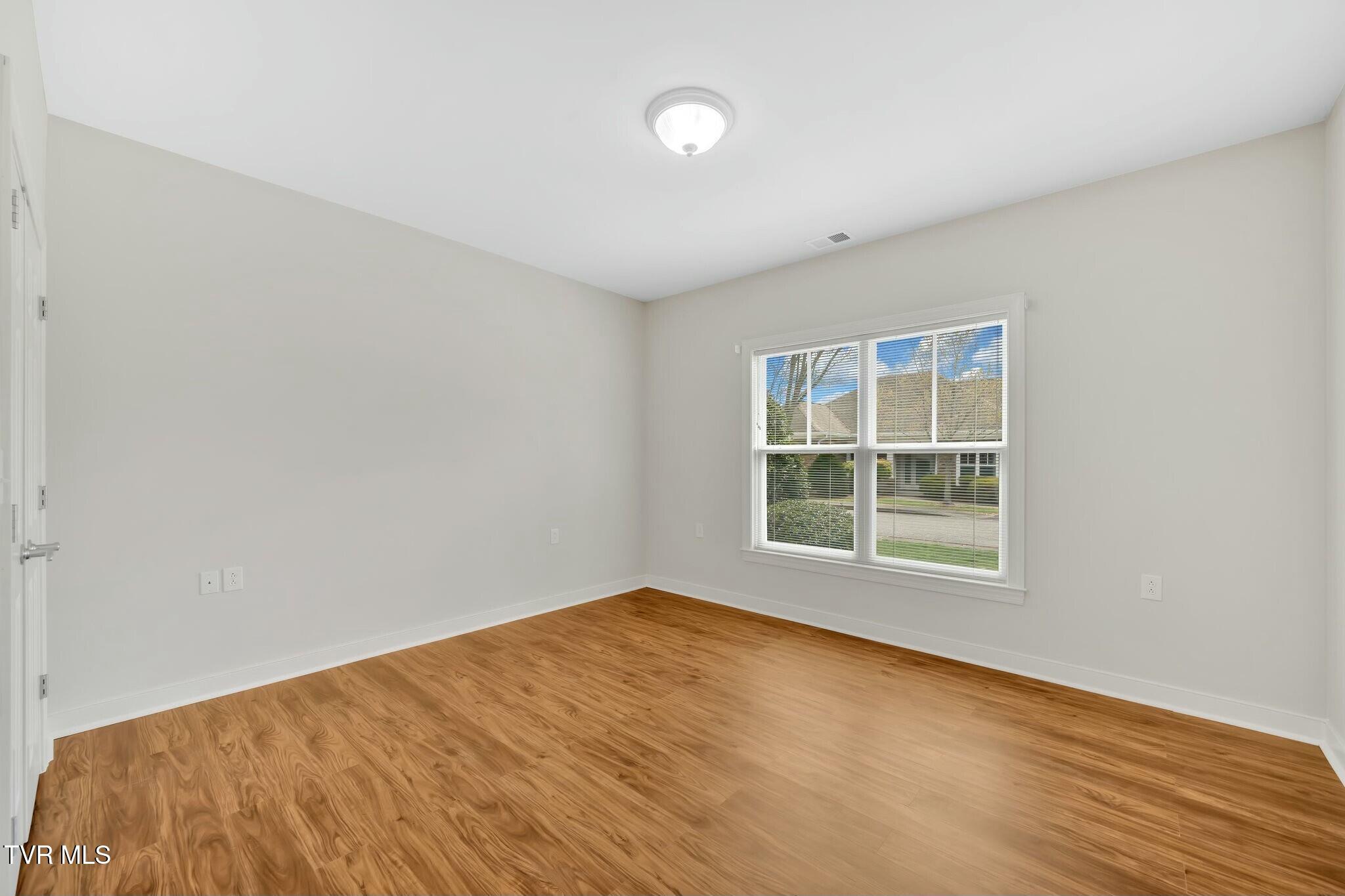 211 University Parkway, 12