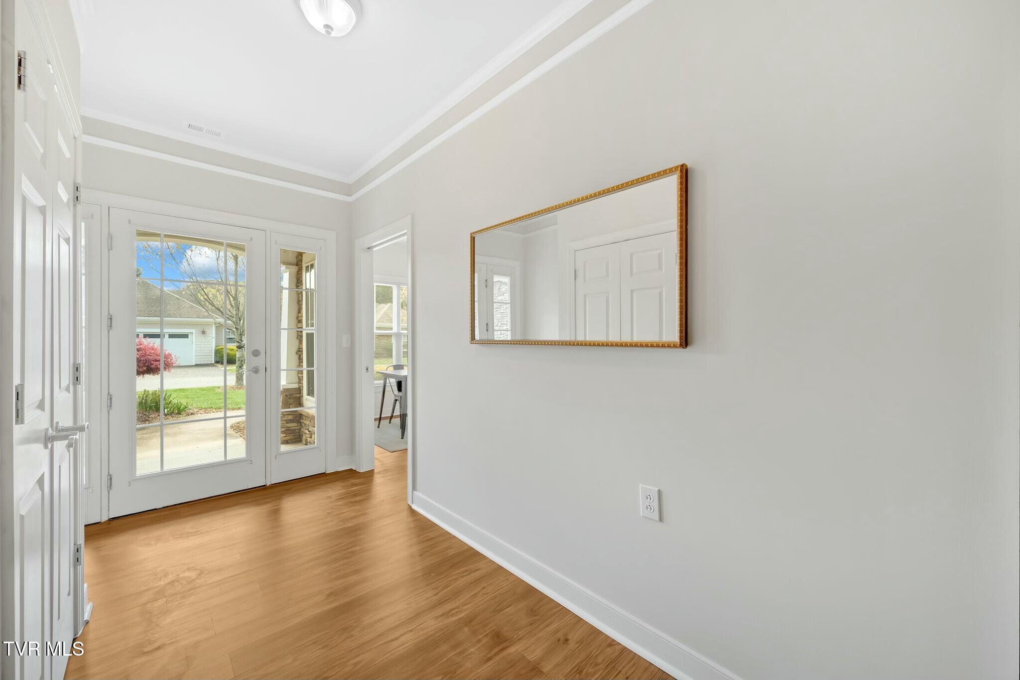 211 University Parkway, 12