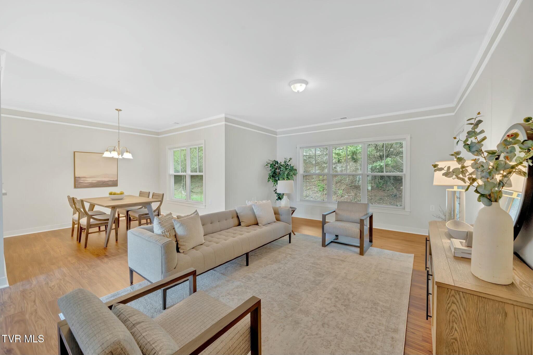 211 University Parkway, 12