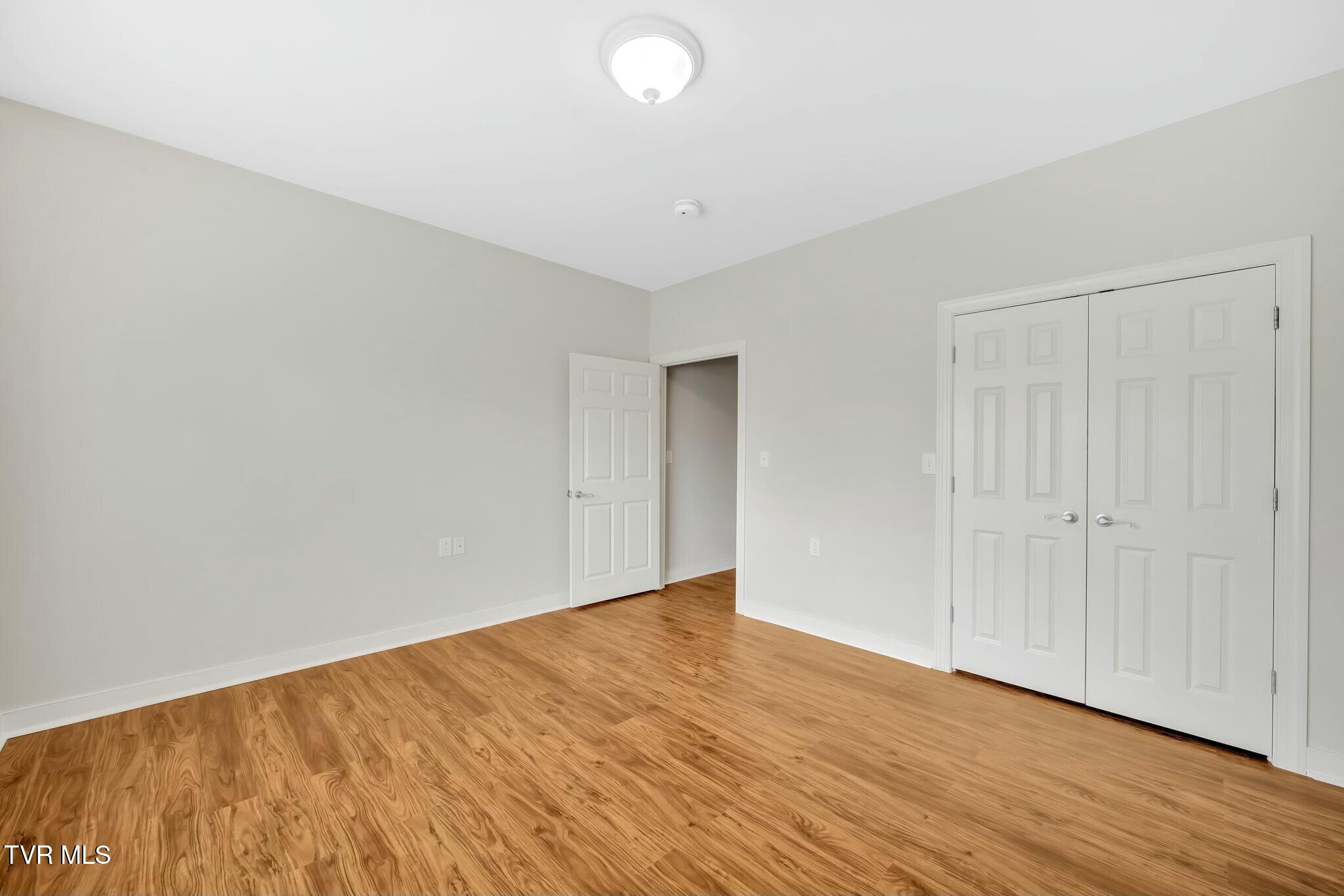 211 University Parkway, 12