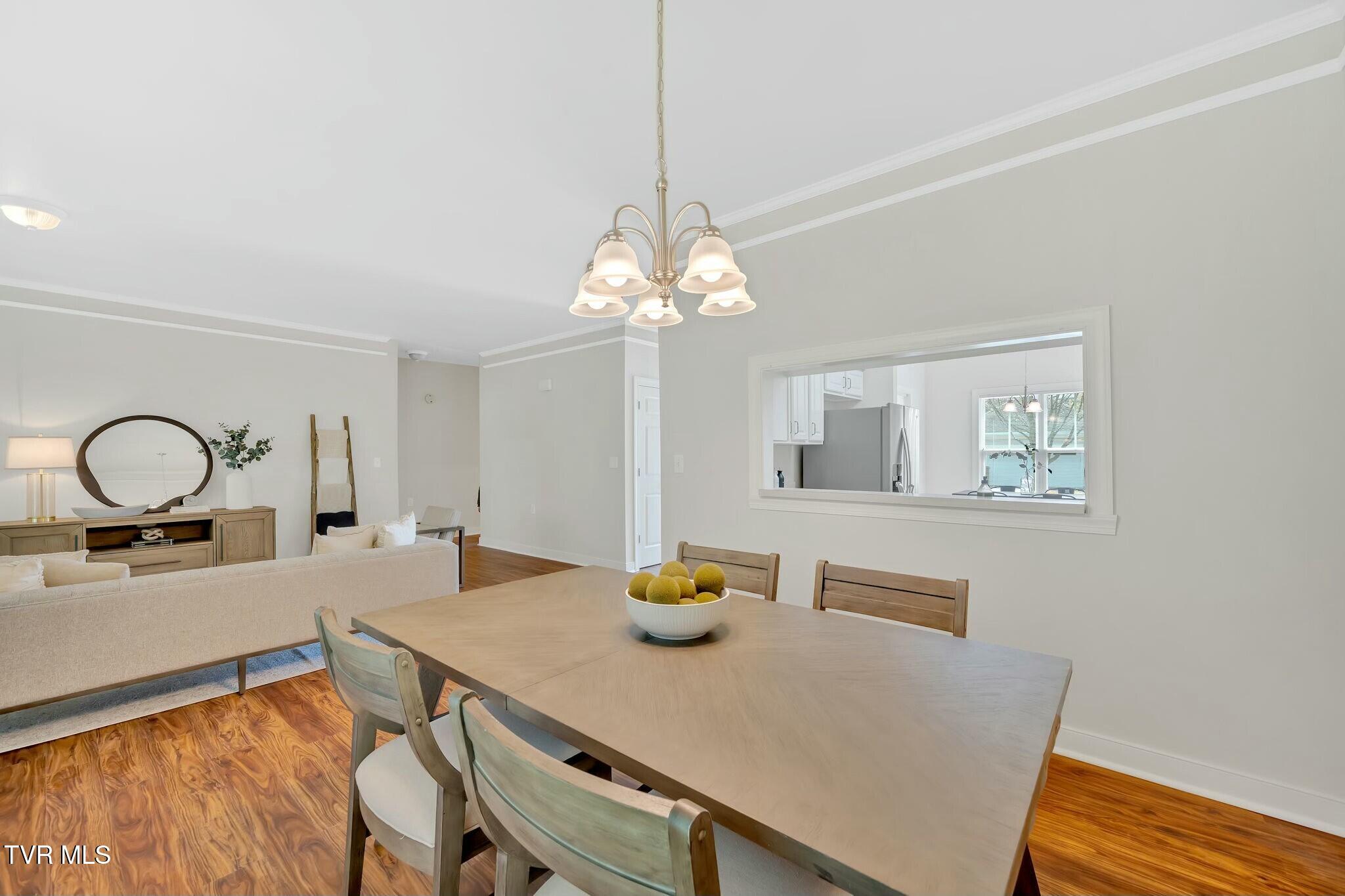 211 University Parkway, 12