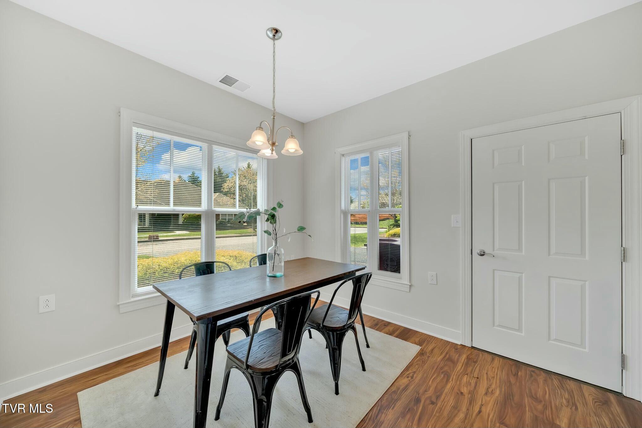 211 University Parkway, 12