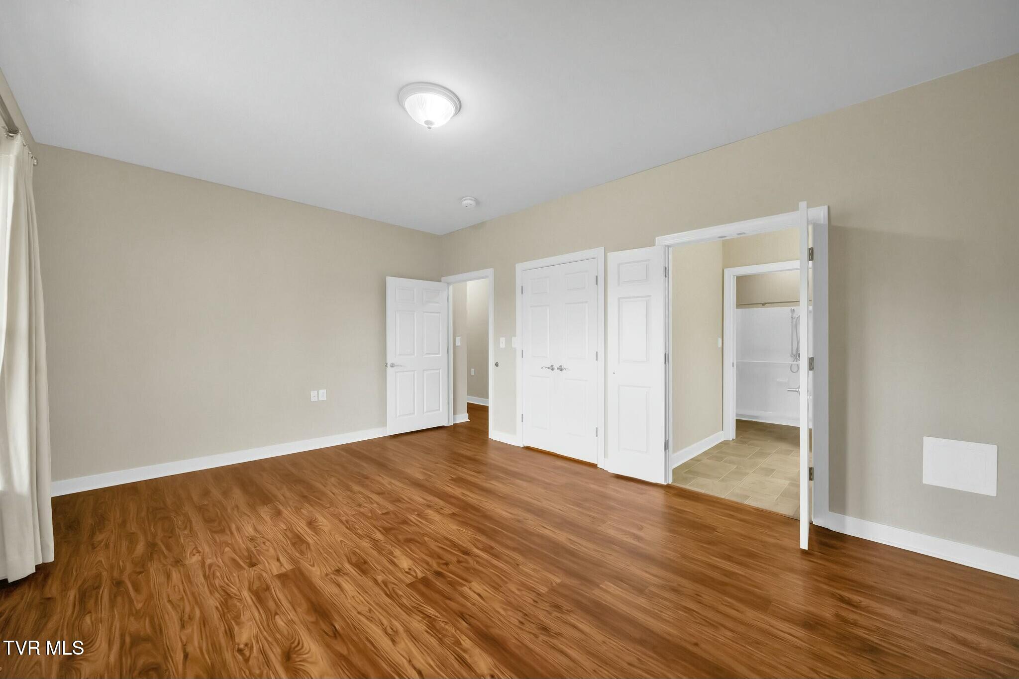 211 University Parkway, 9