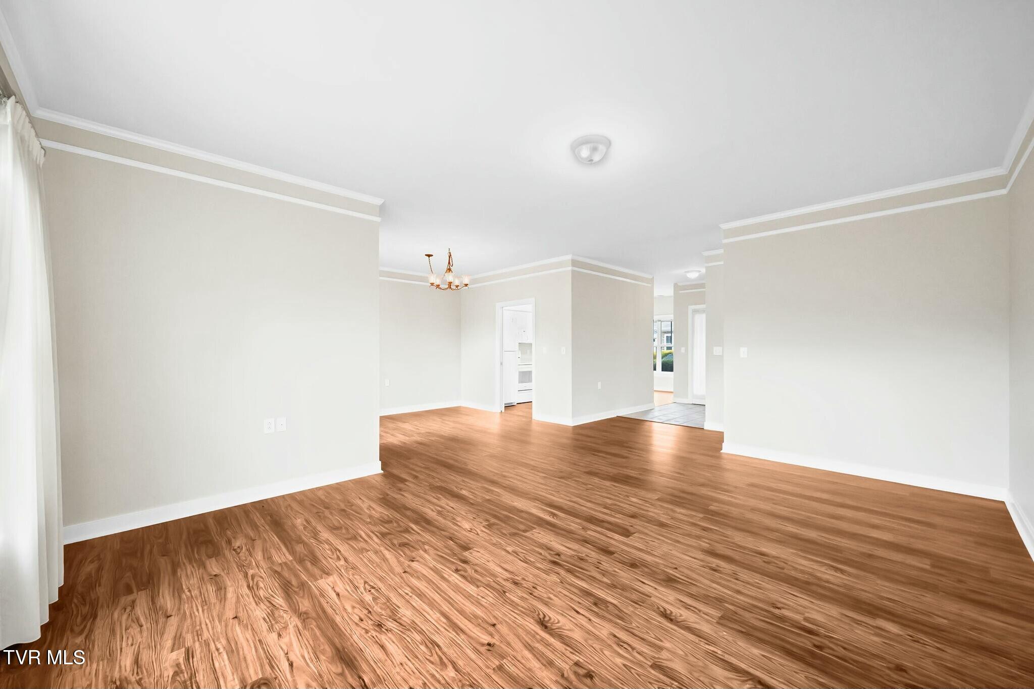 211 University Parkway, 9