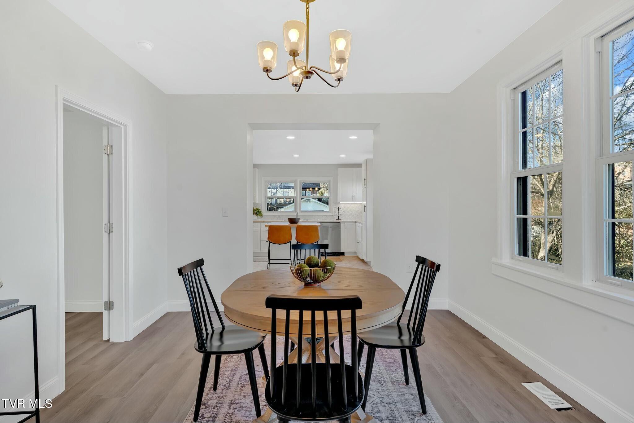 113 East 10th Avenue