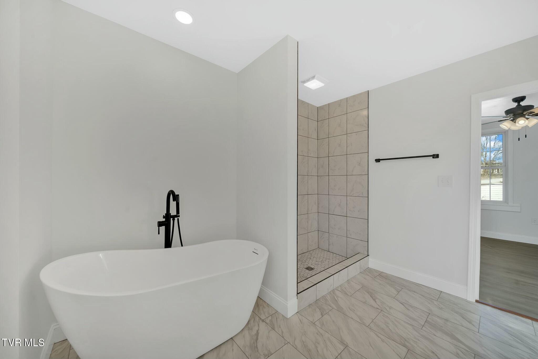 113 East 10th Avenue