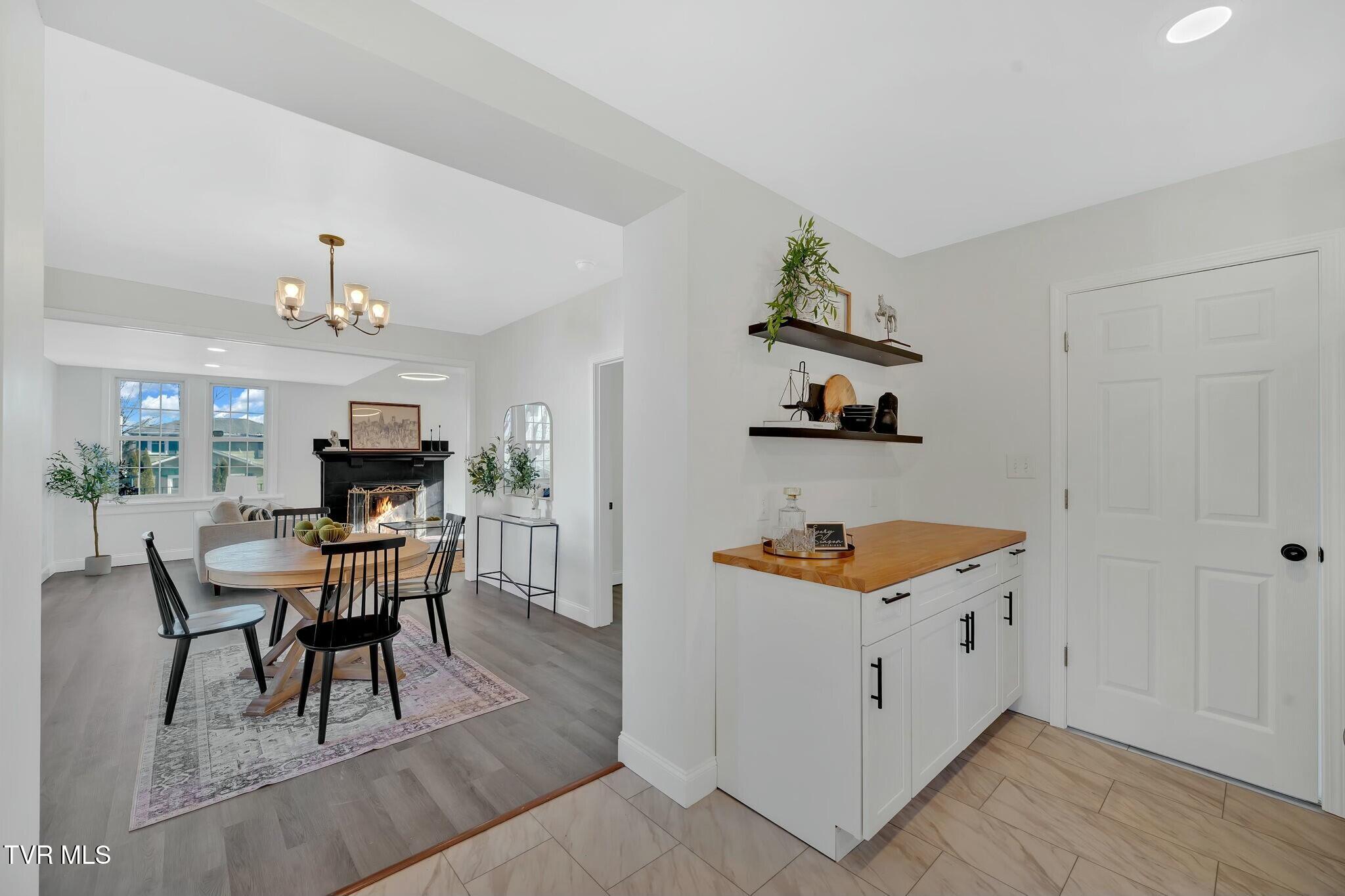 113 East 10th Avenue