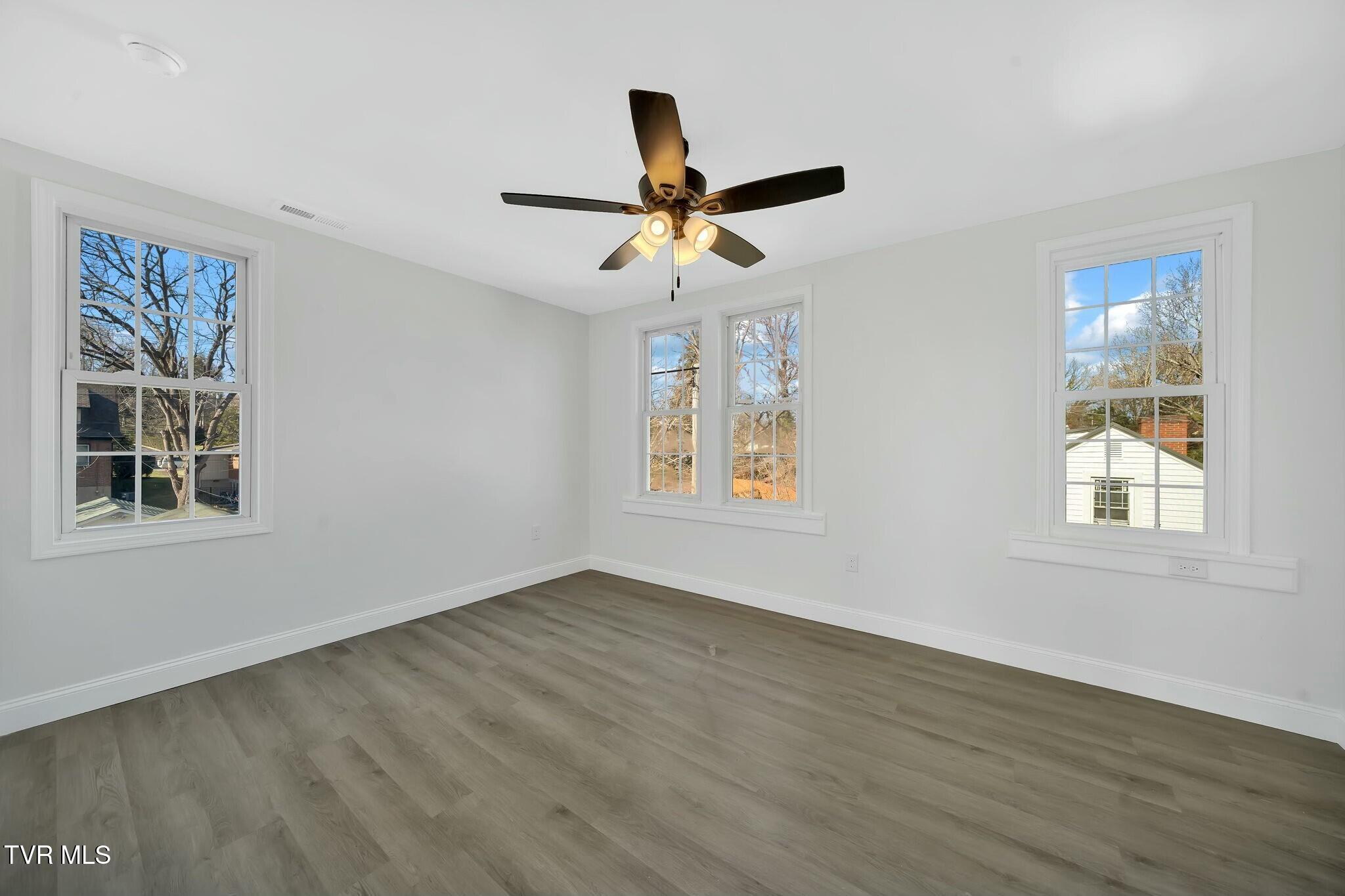 113 East 10th Avenue