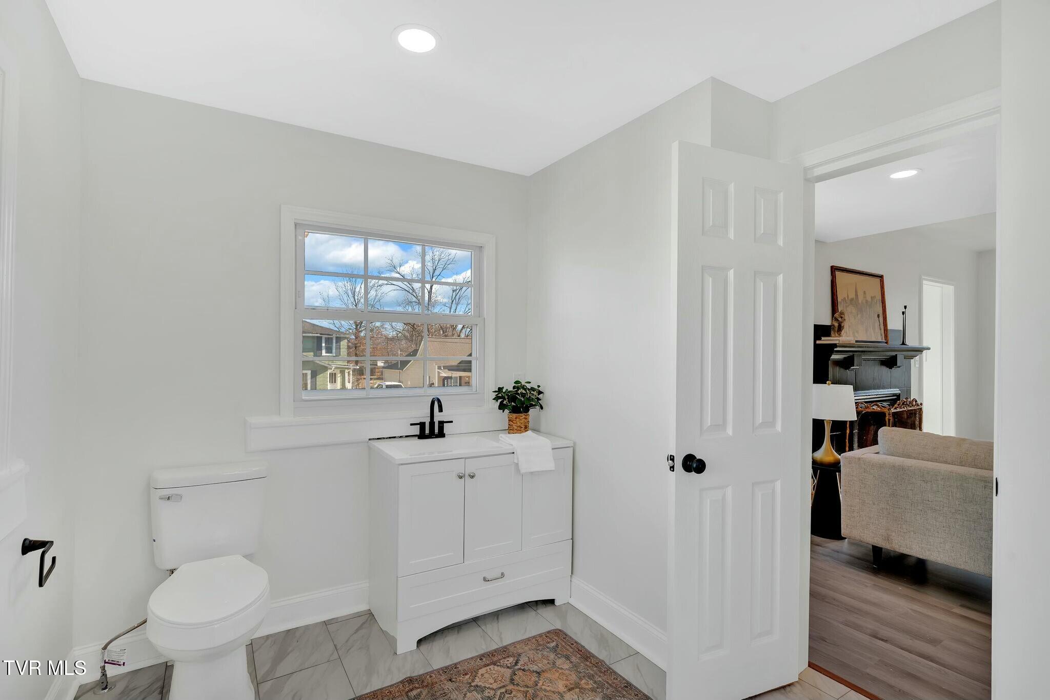 113 East 10th Avenue