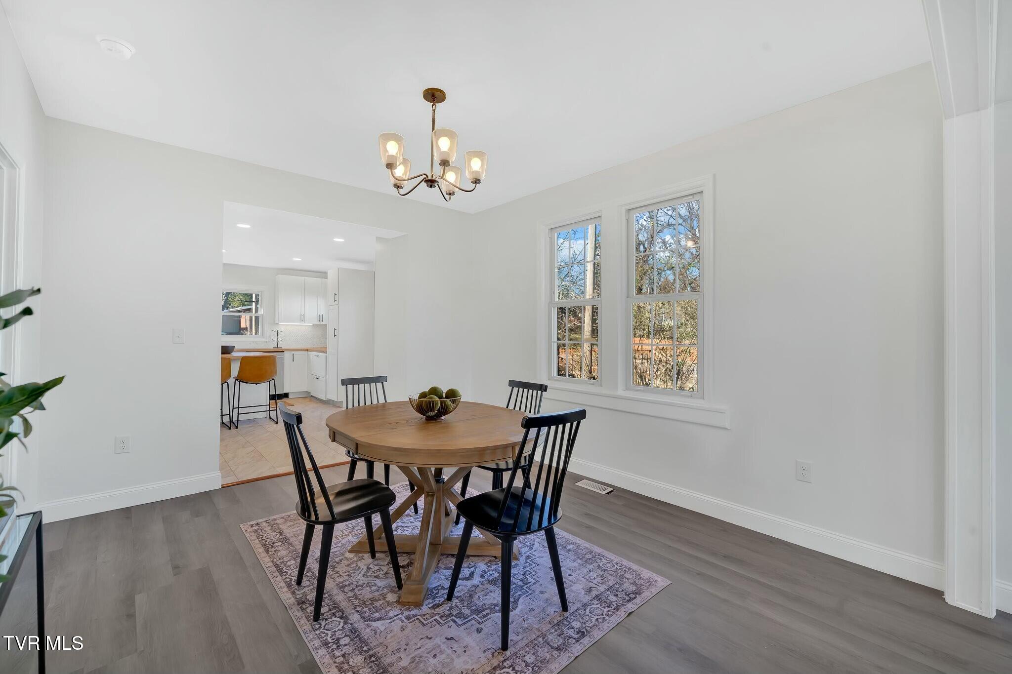 113 East 10th Avenue