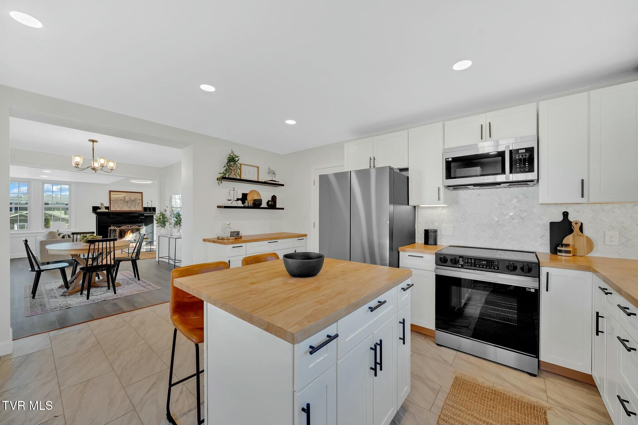 113 East 10th Avenue