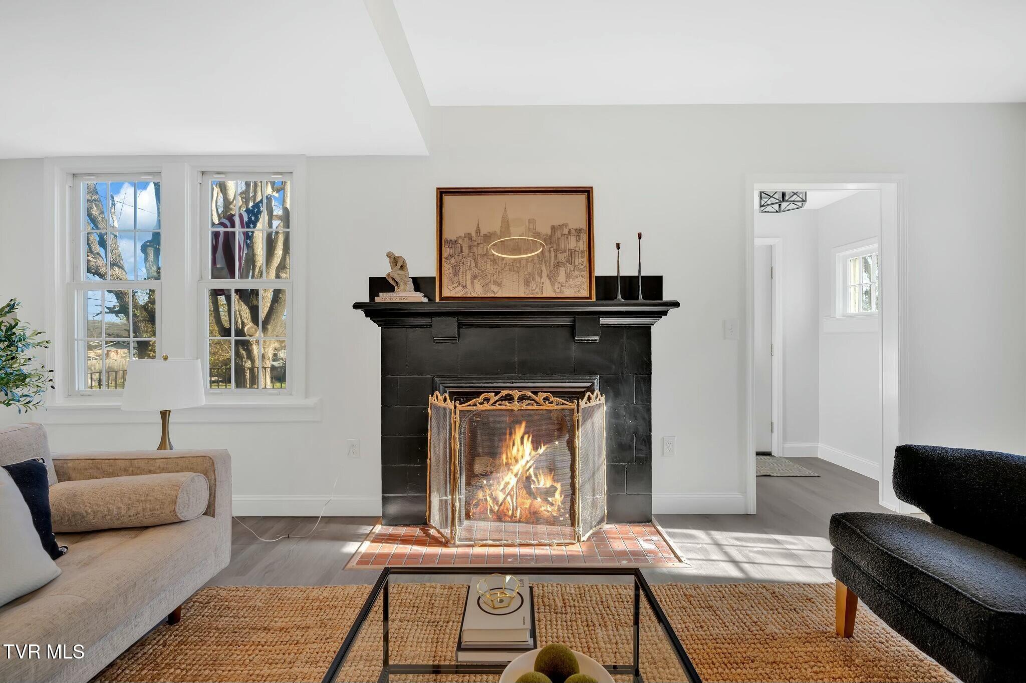 113 East 10th Avenue