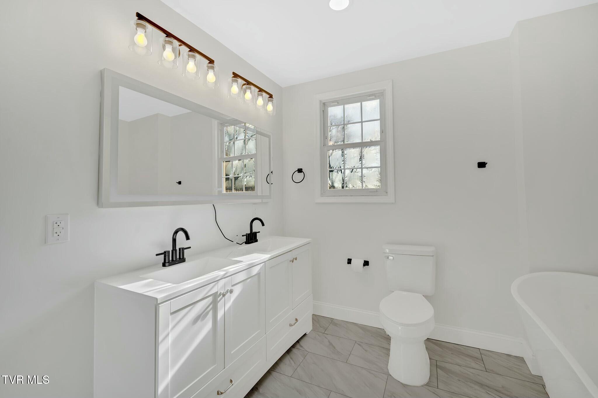 113 East 10th Avenue