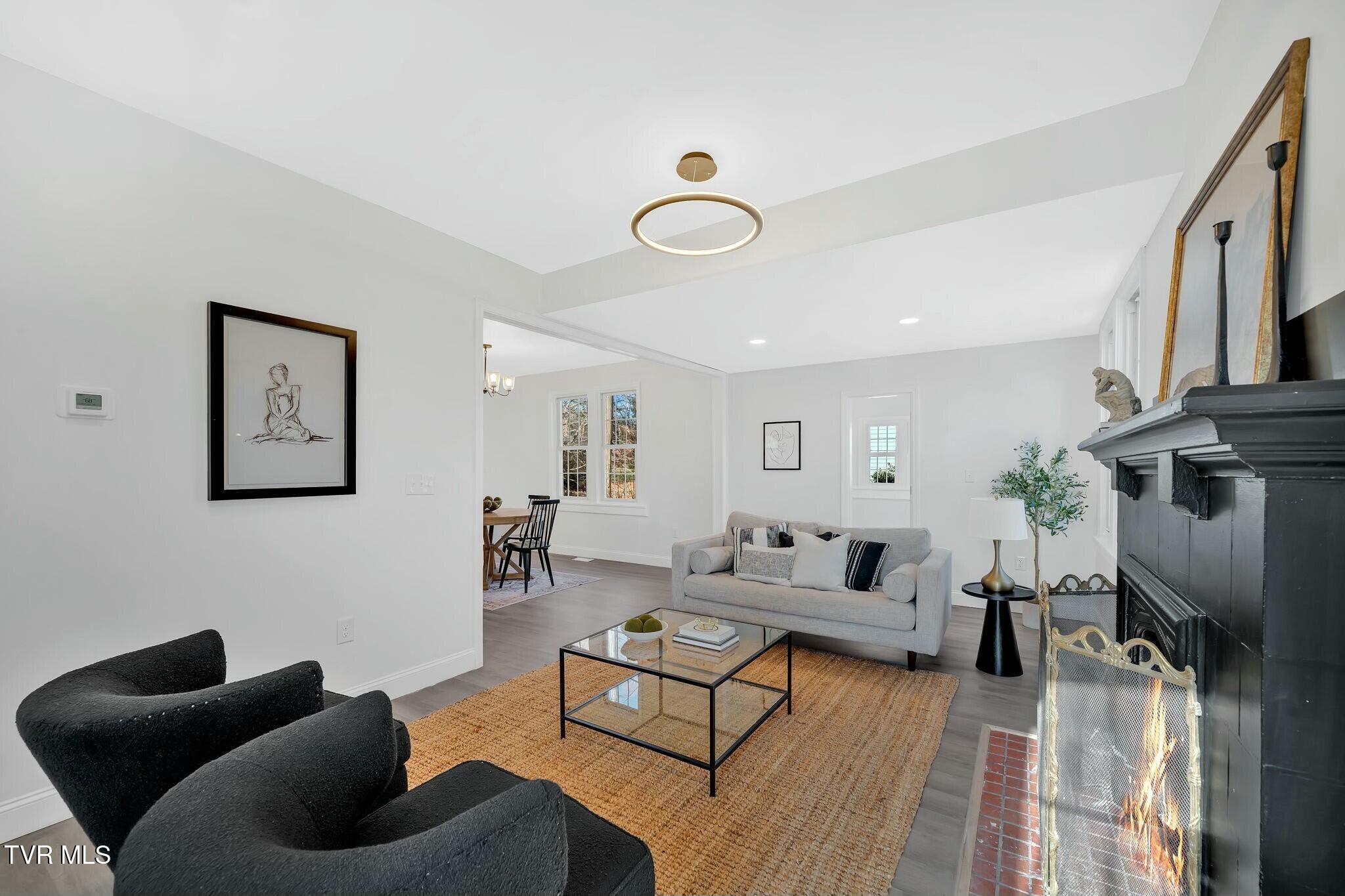 113 East 10th Avenue