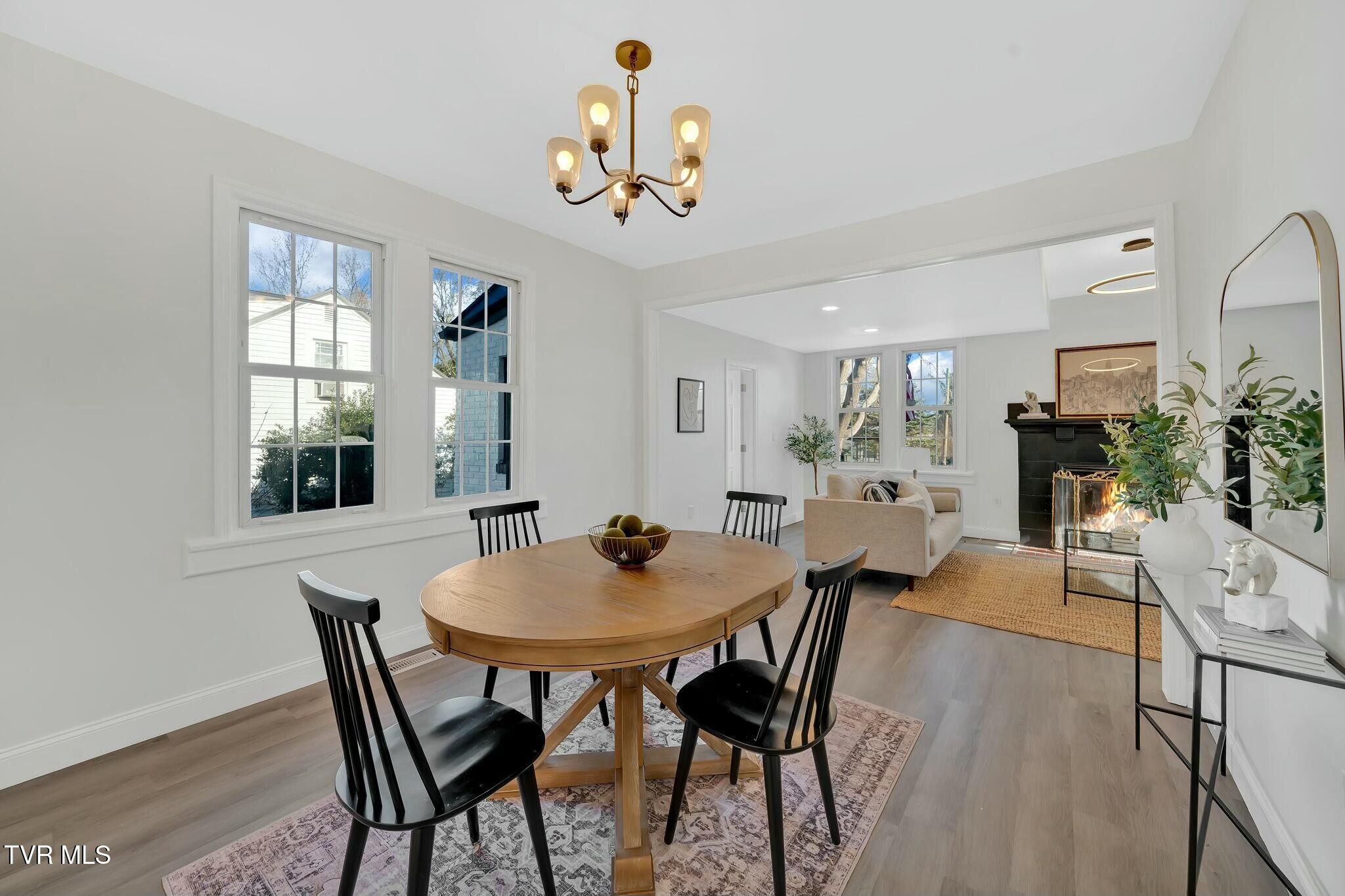 113 East 10th Avenue