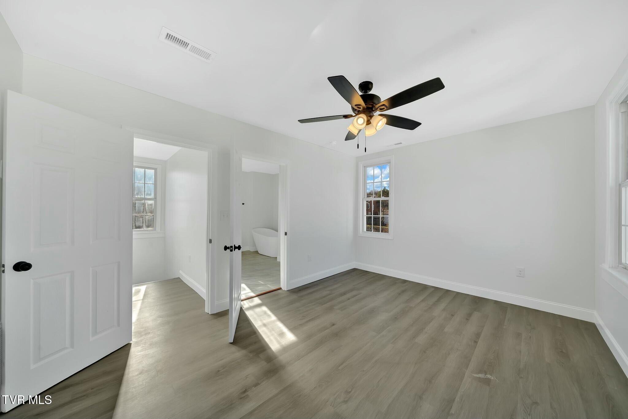 113 East 10th Avenue