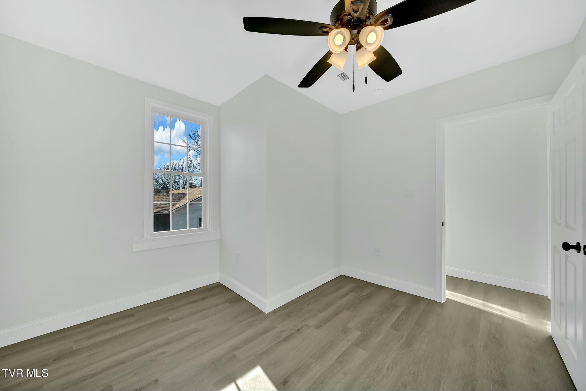 113 East 10th Avenue