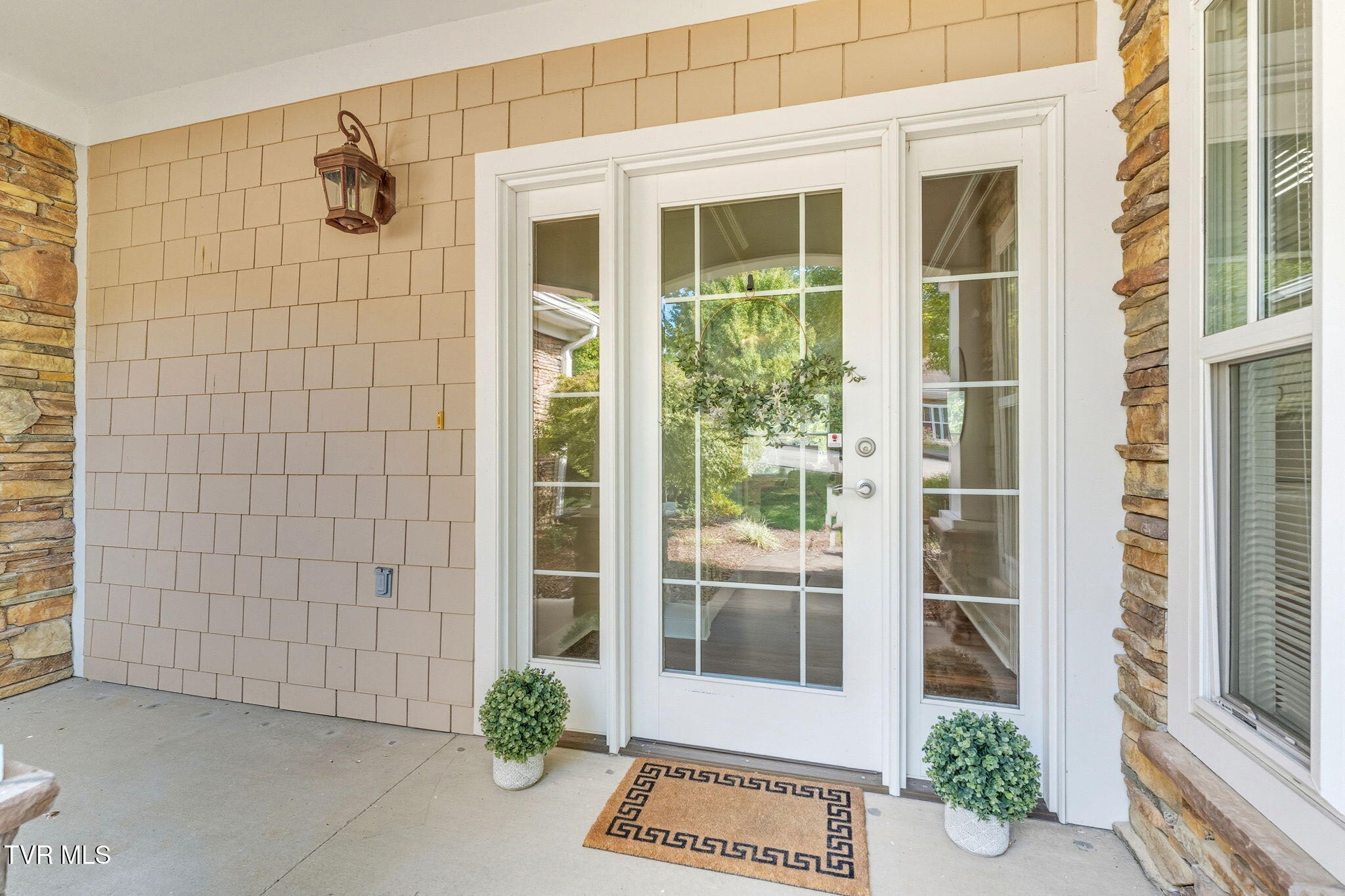 211 University Parkway, 5