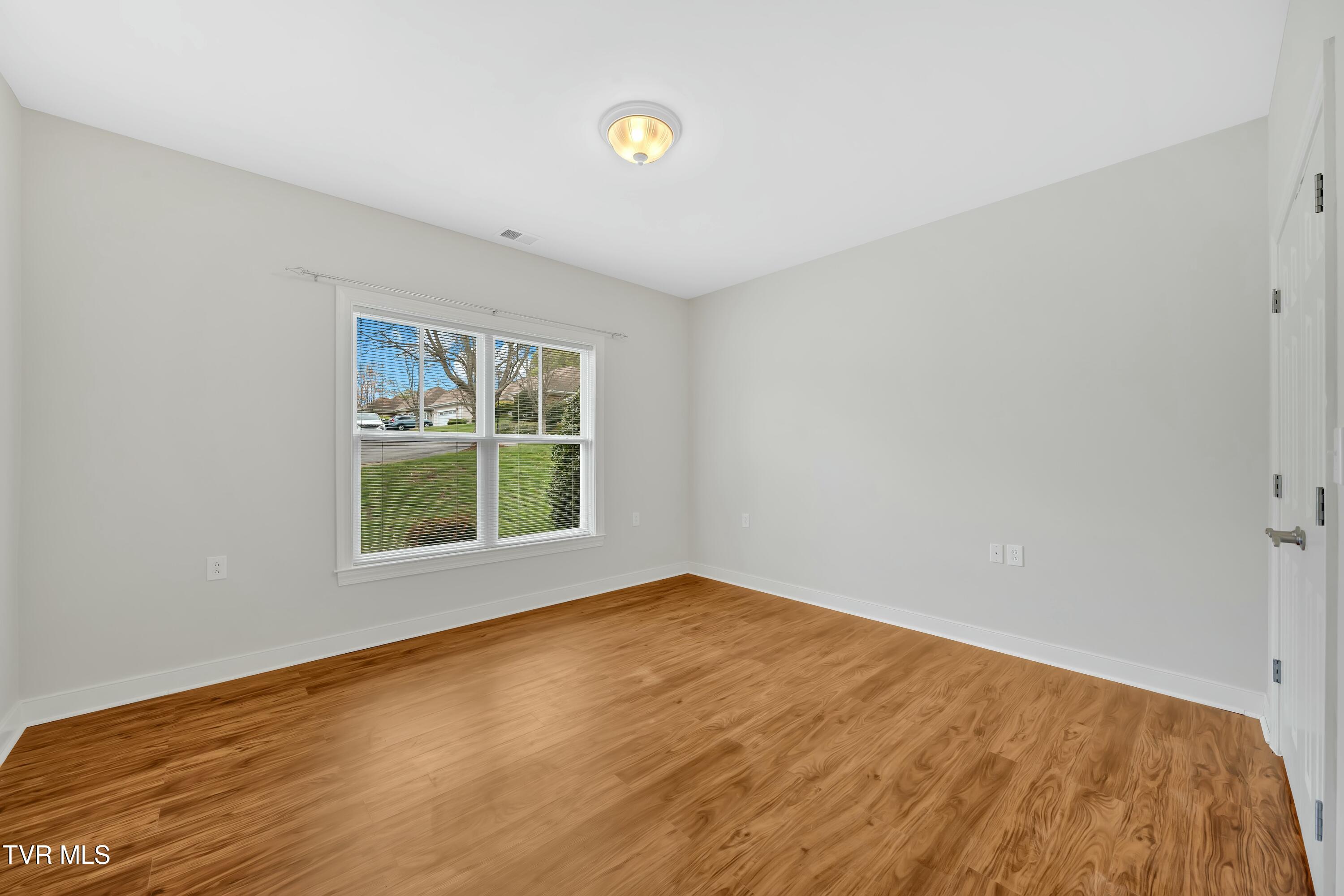 211 University Parkway, 5