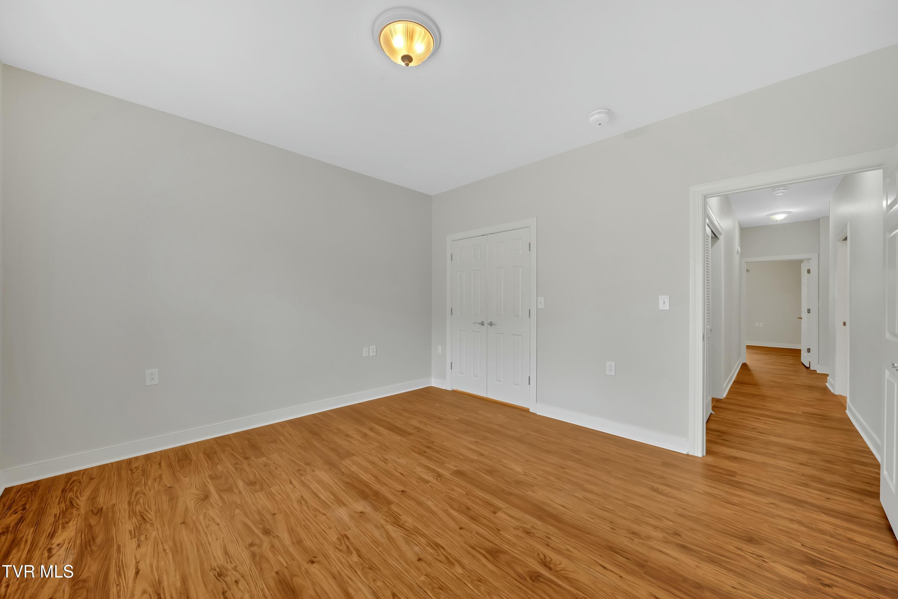 211 University Parkway, 5