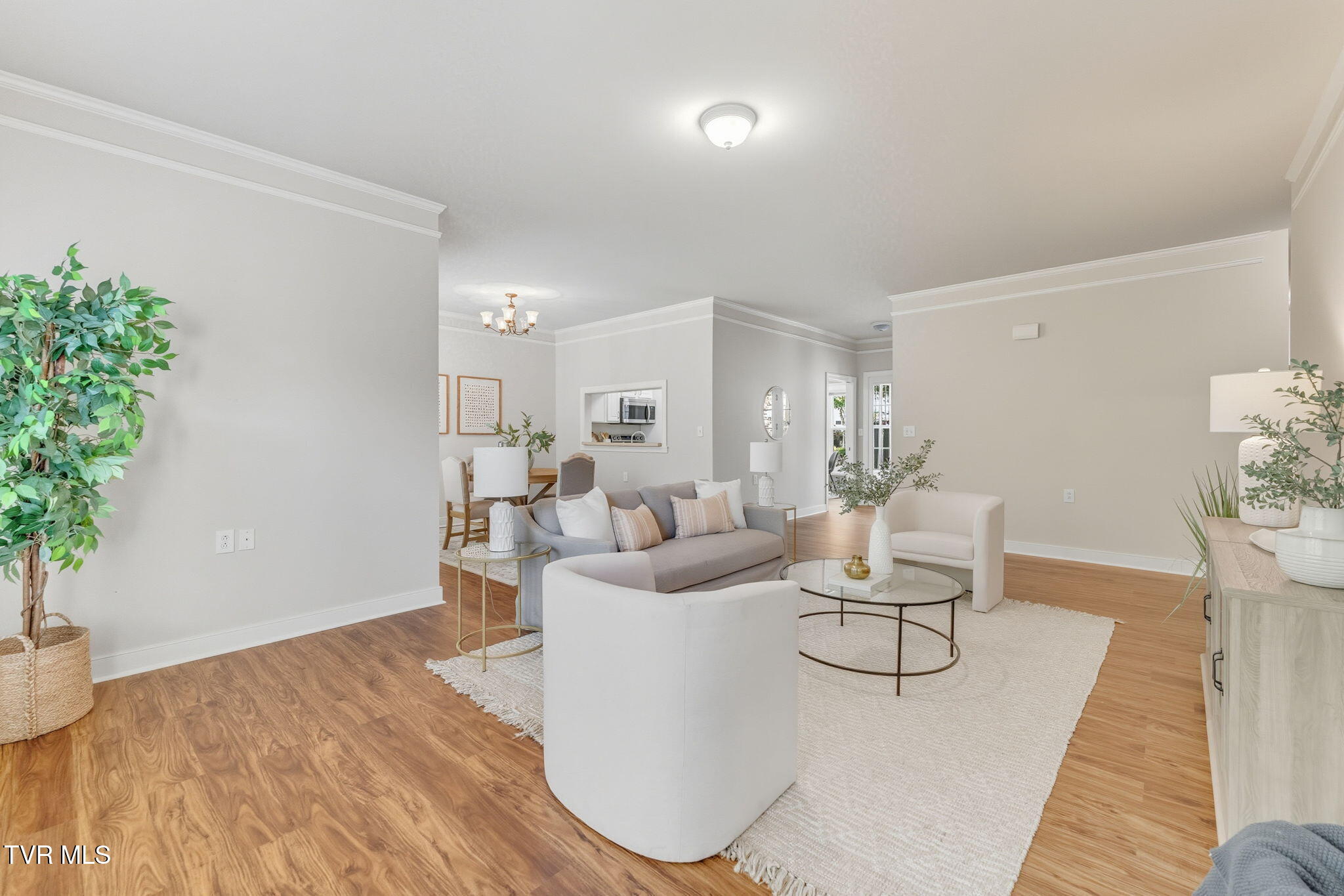 211 University Parkway, 5