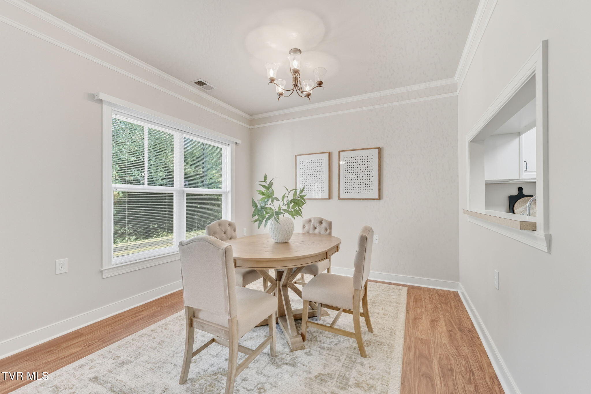 211 University Parkway, 5