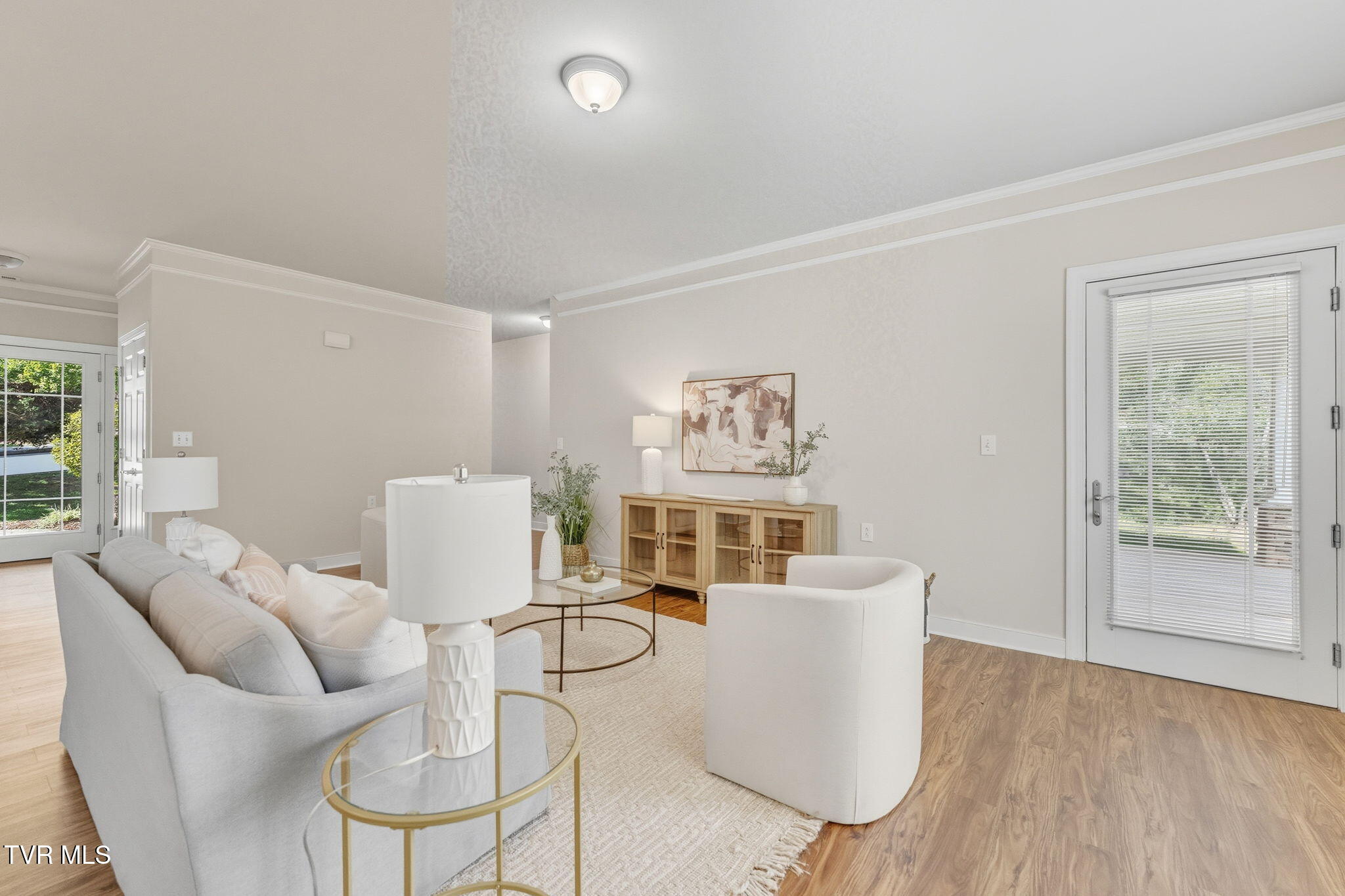 211 University Parkway, 5