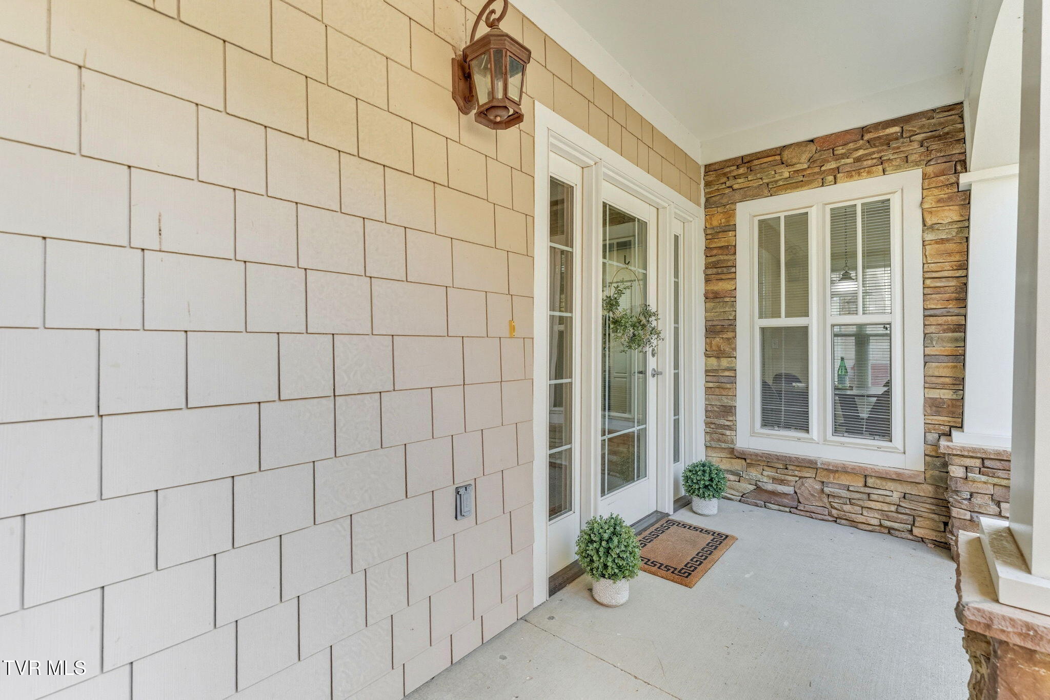 211 University Parkway, 5