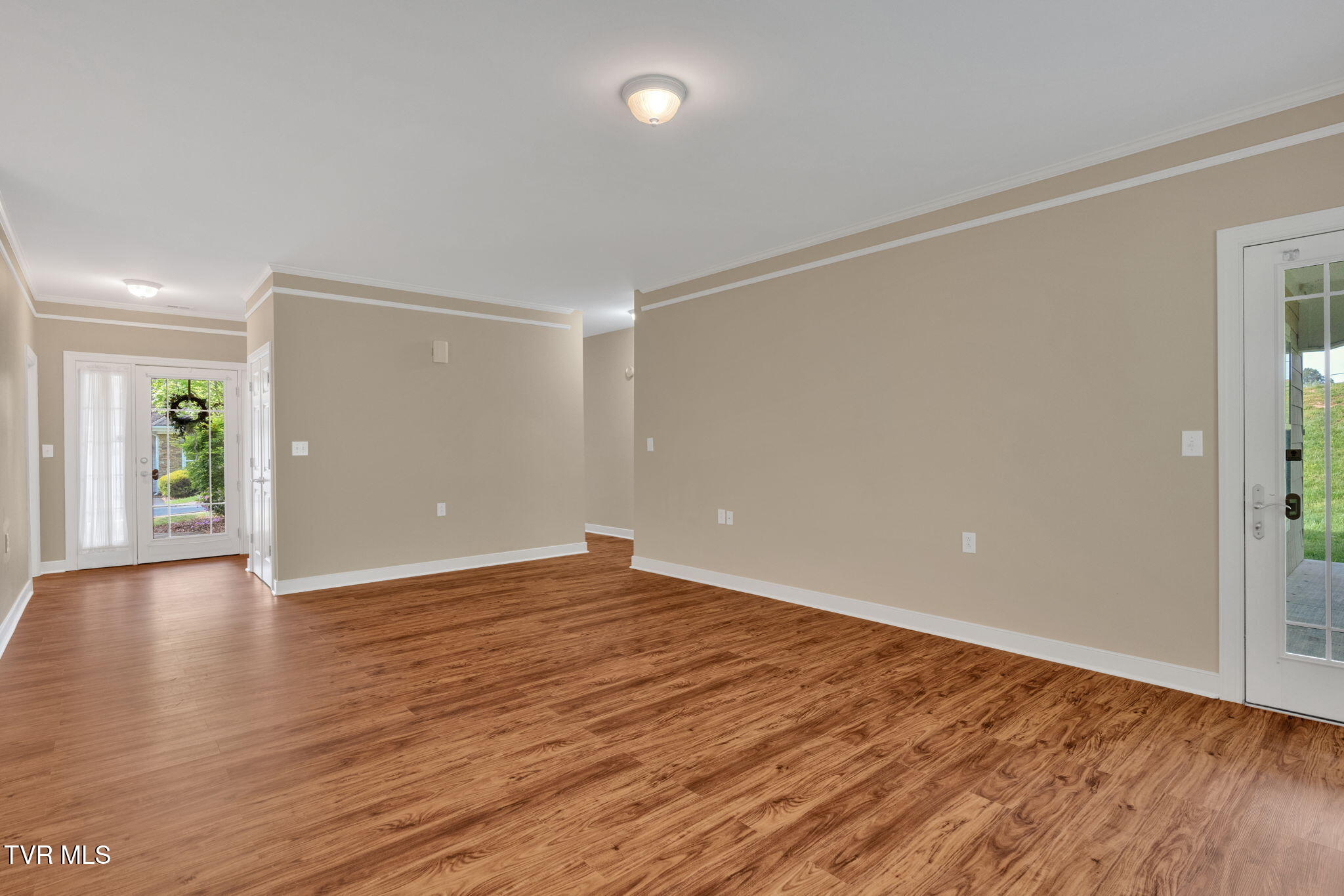 211 University Parkway, 1