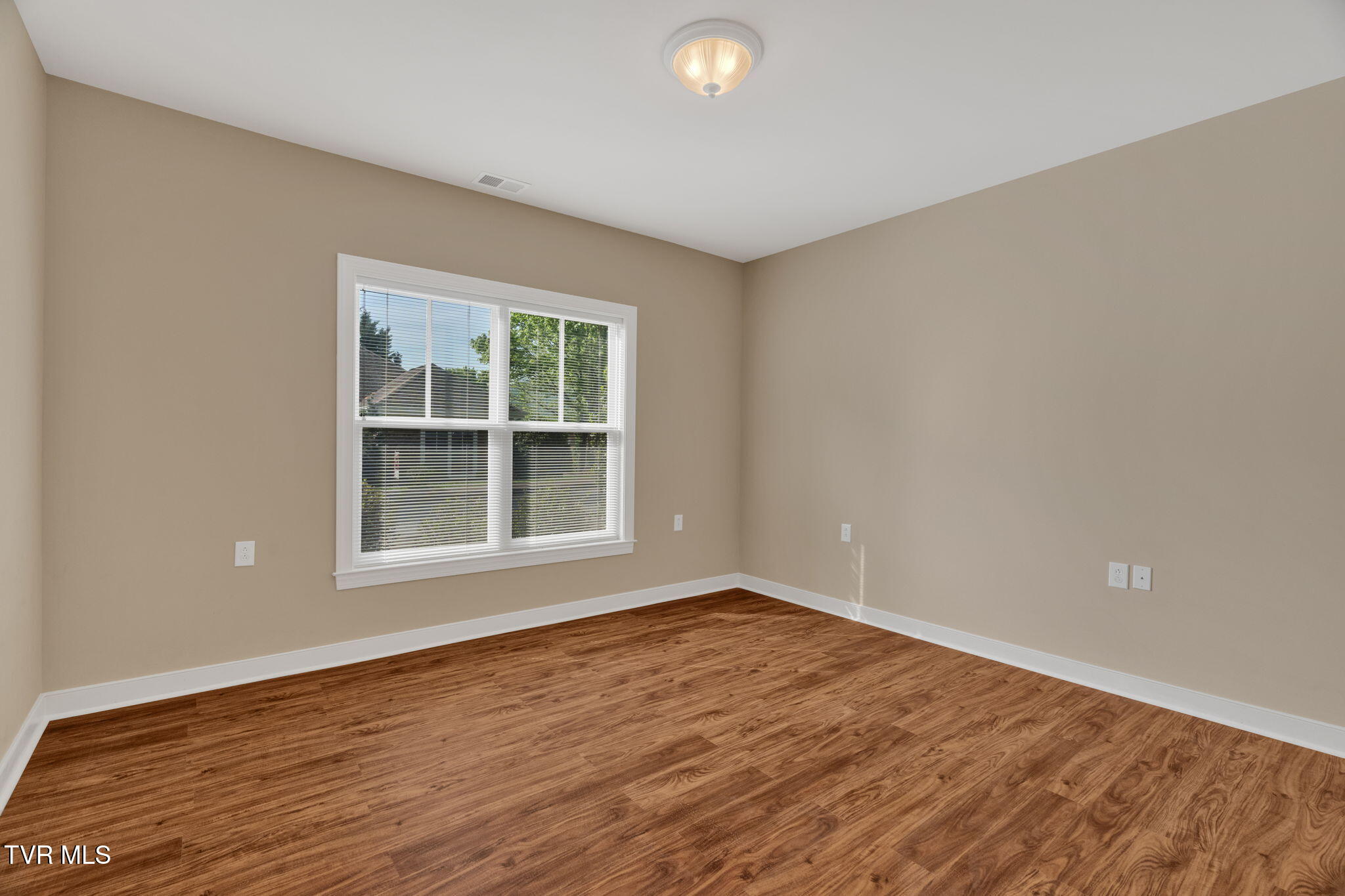 211 University Parkway, 1