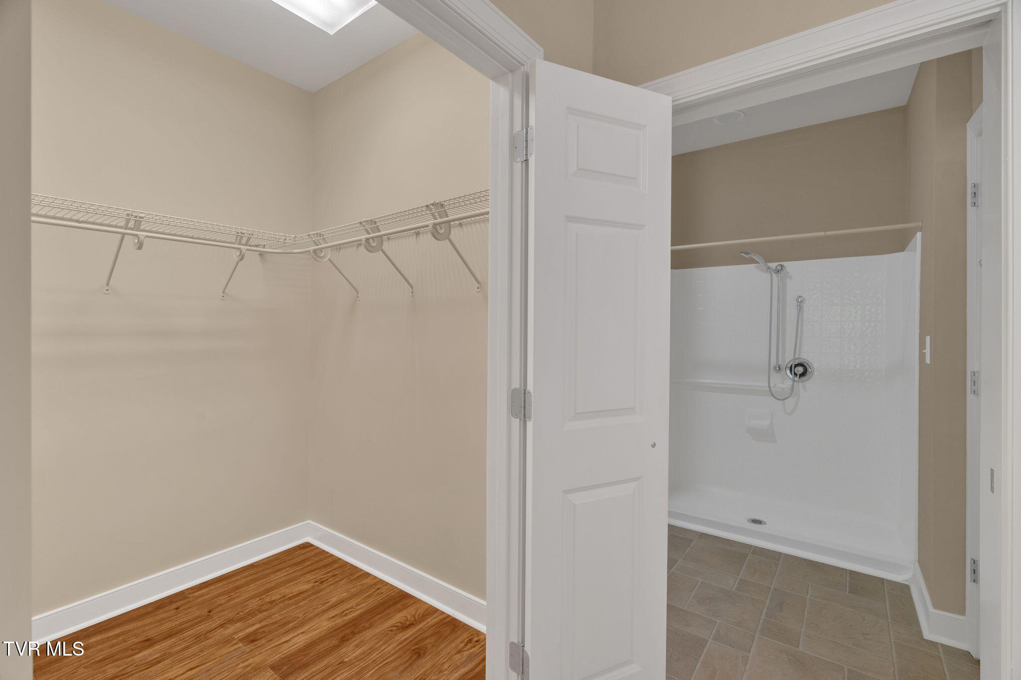 211 University Parkway, 1