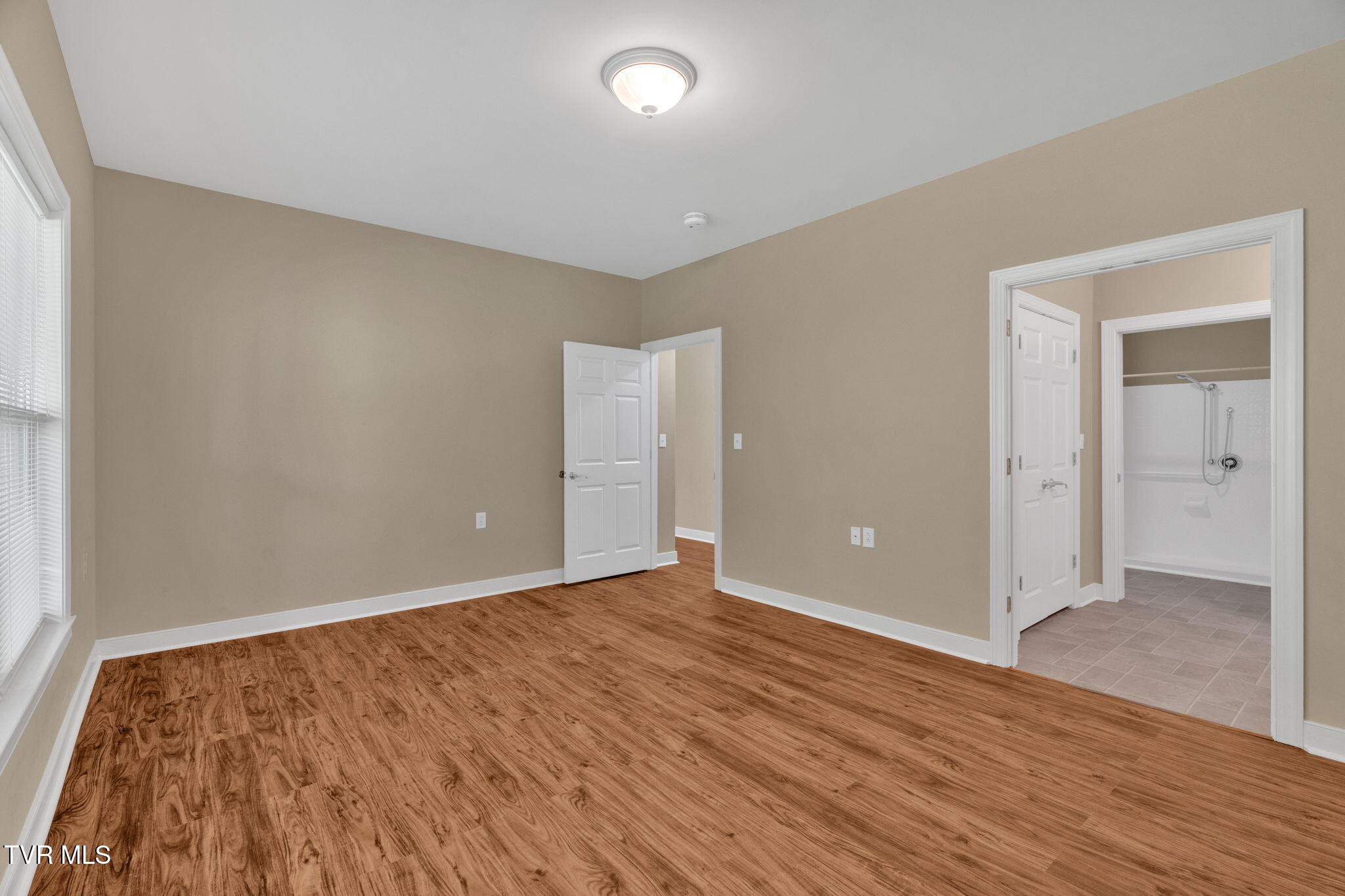 211 University Parkway, 1