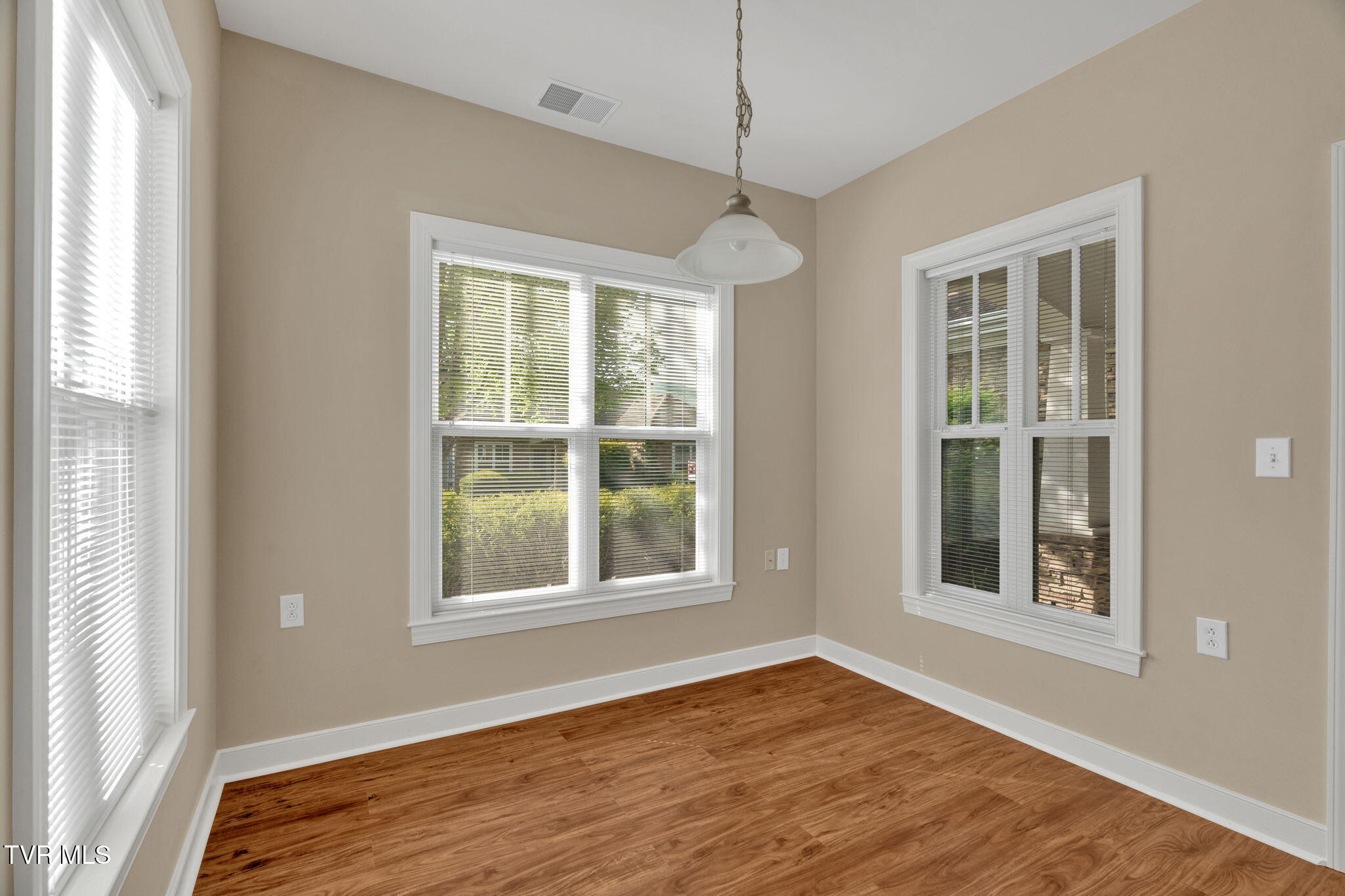 211 University Parkway, 1