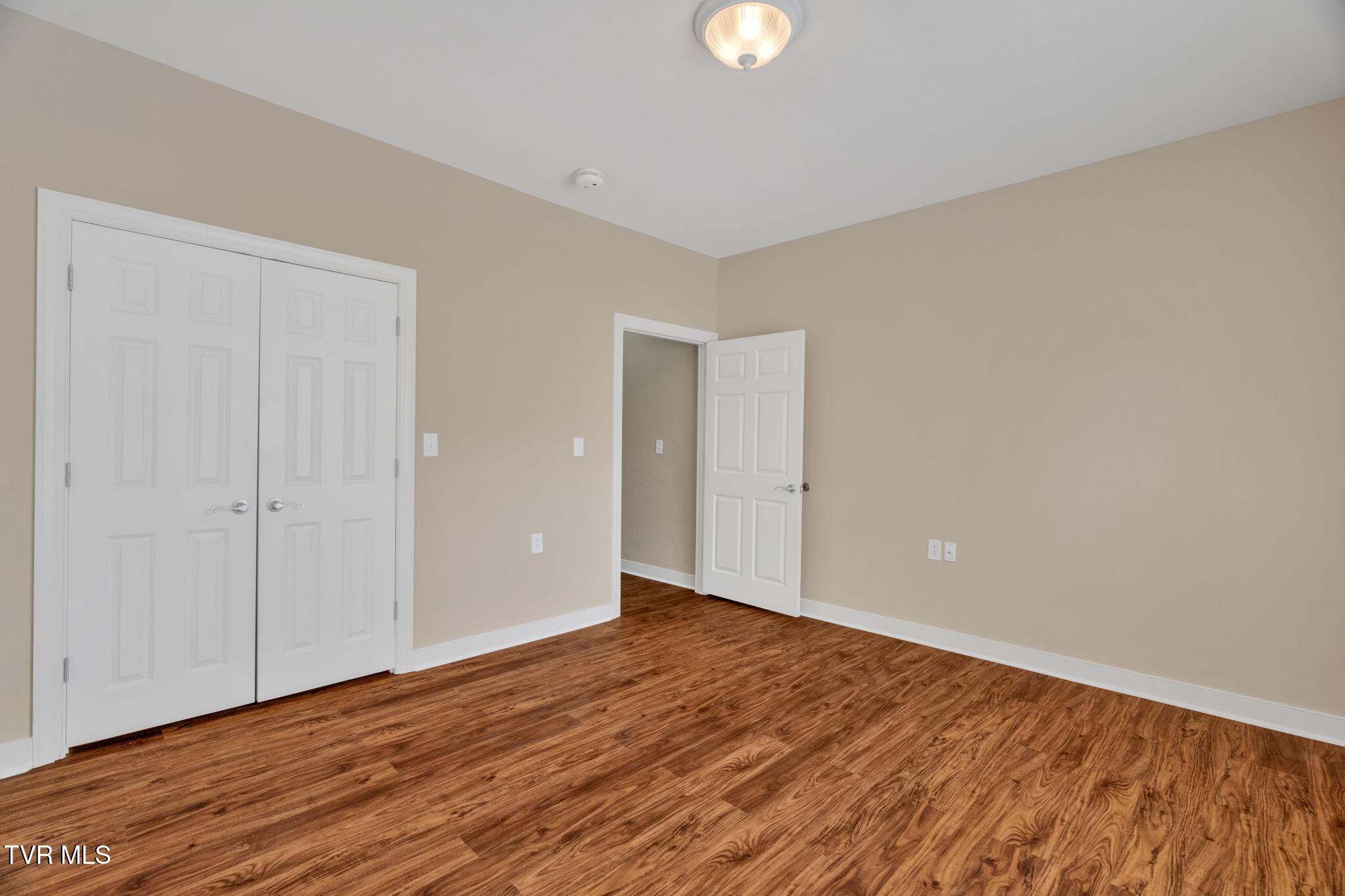 211 University Parkway, 1