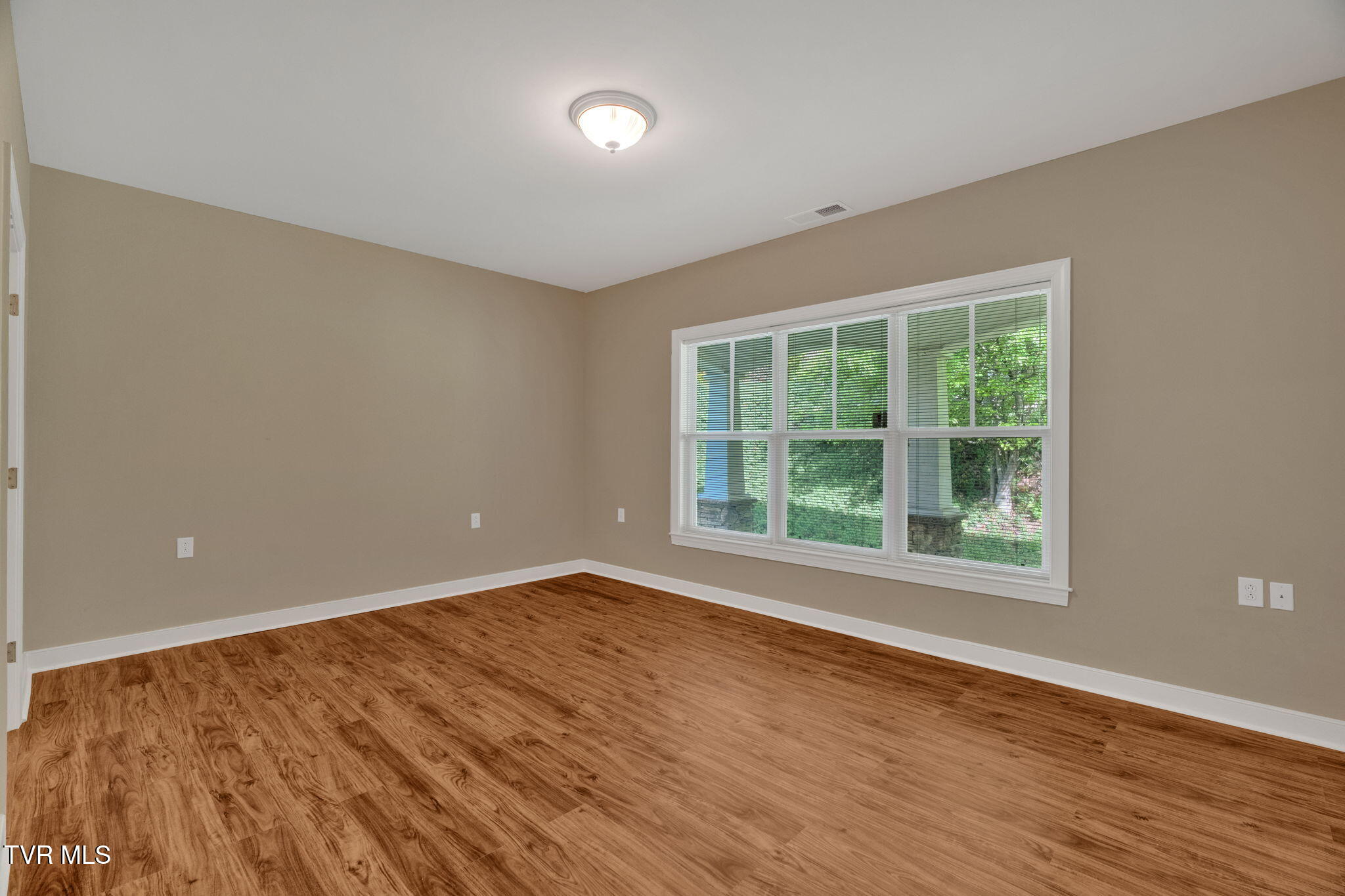 211 University Parkway, 1