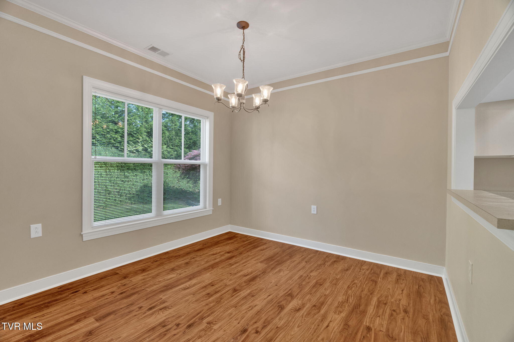 211 University Parkway, 1