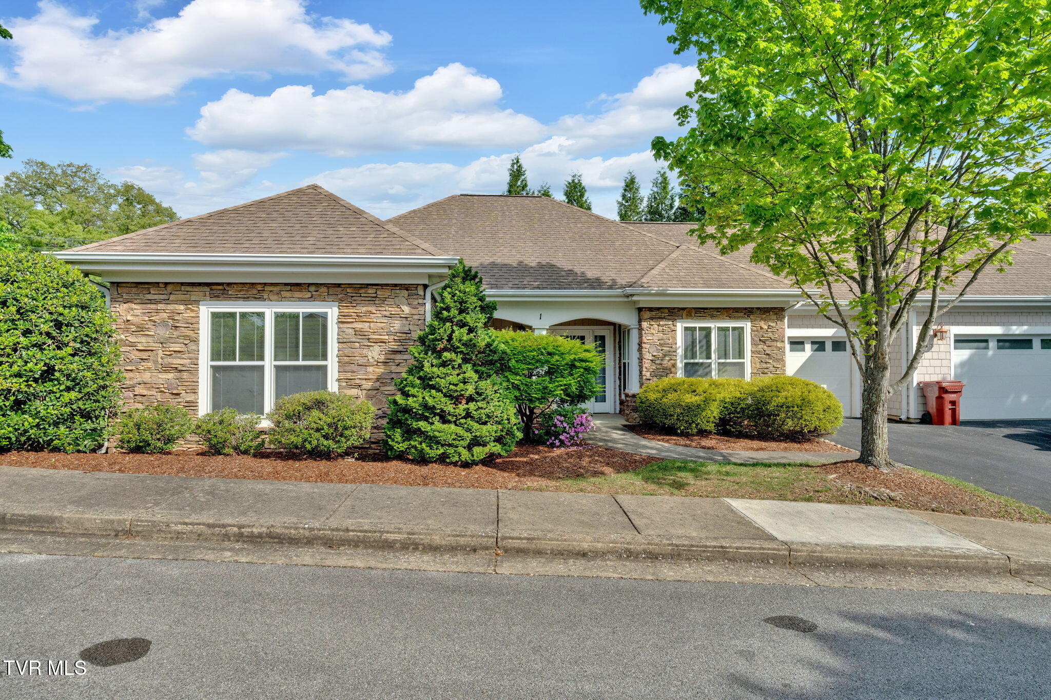 211 University Parkway, 1