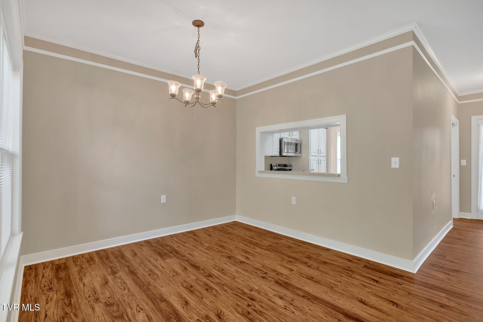 211 University Parkway, 1