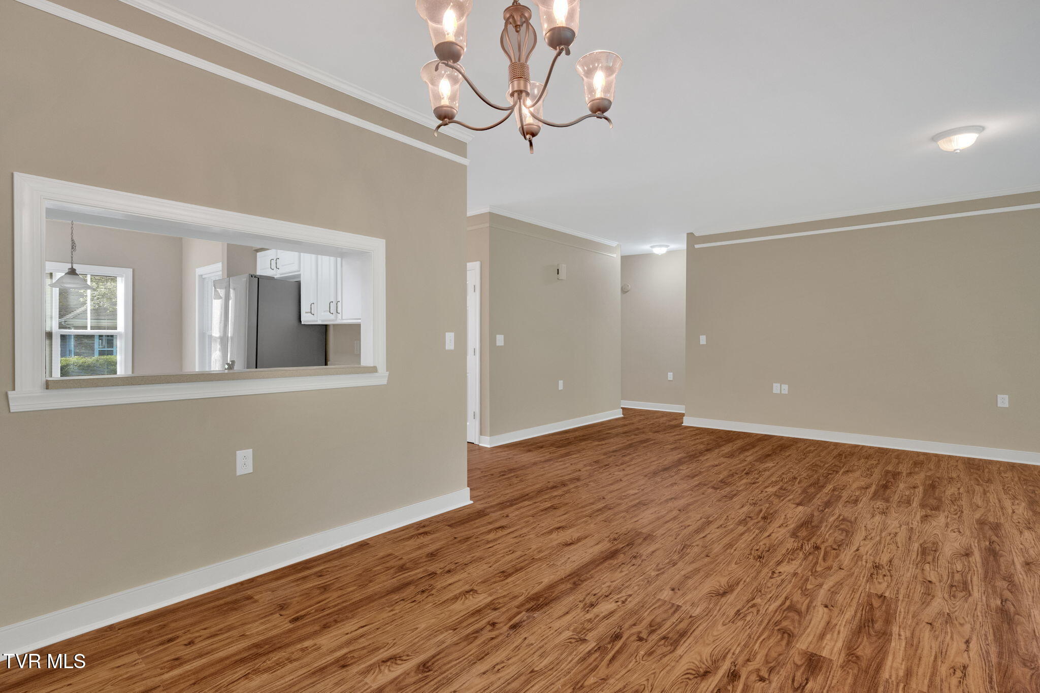 211 University Parkway, 1