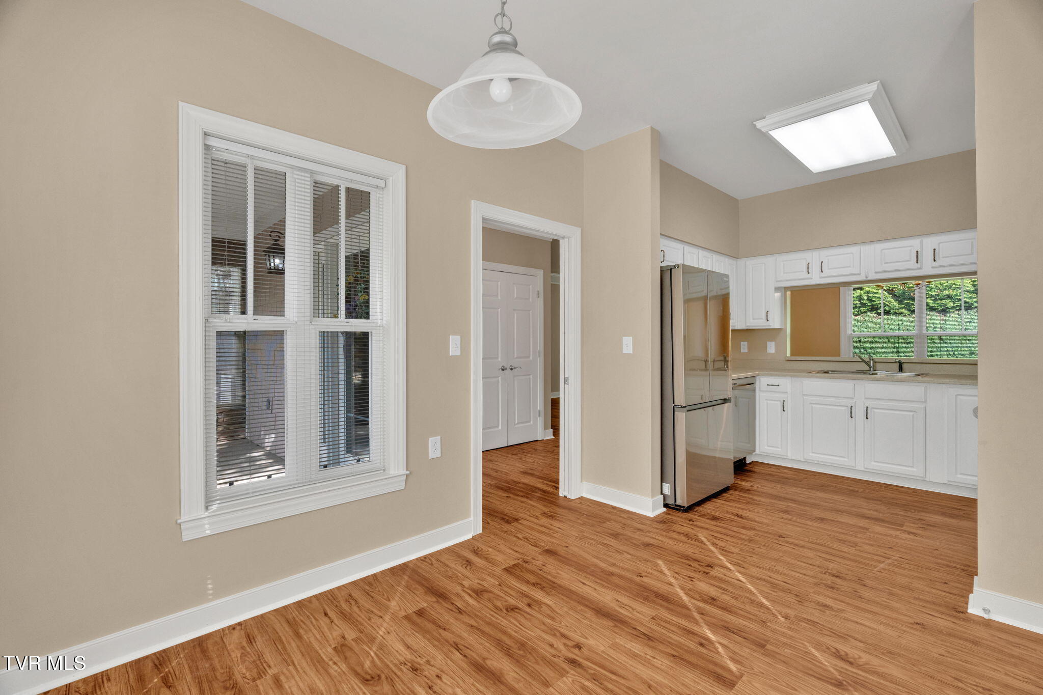 211 University Parkway, 1