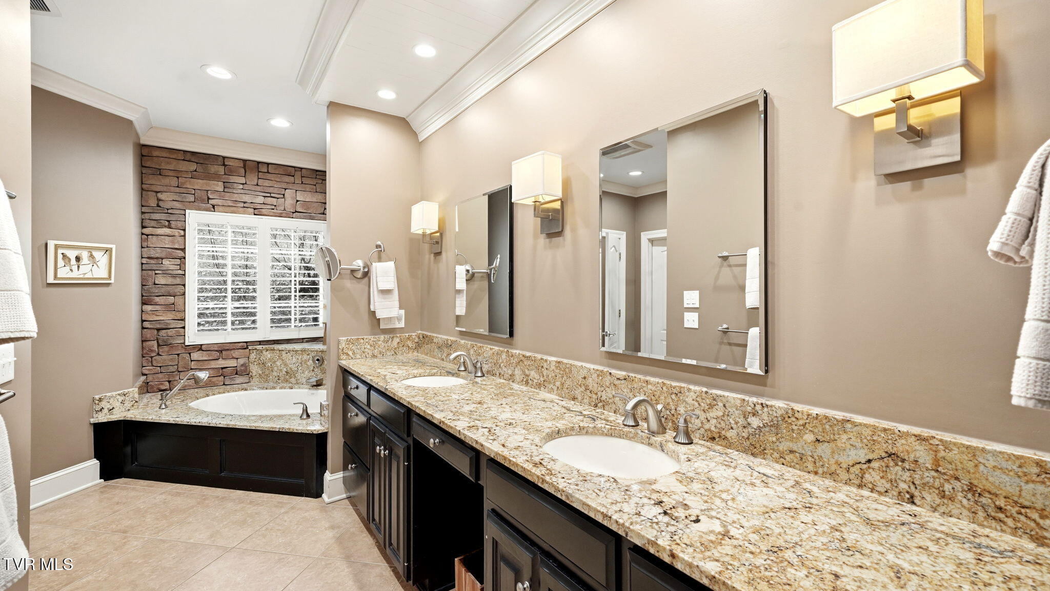 1000 Huntington Court