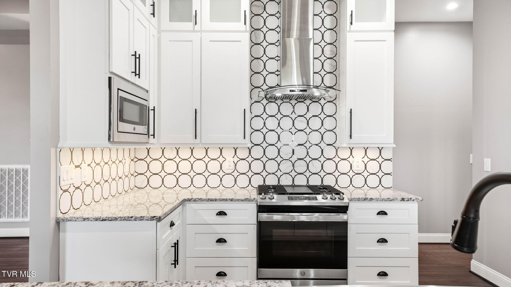 563 Pleasant Valley Road