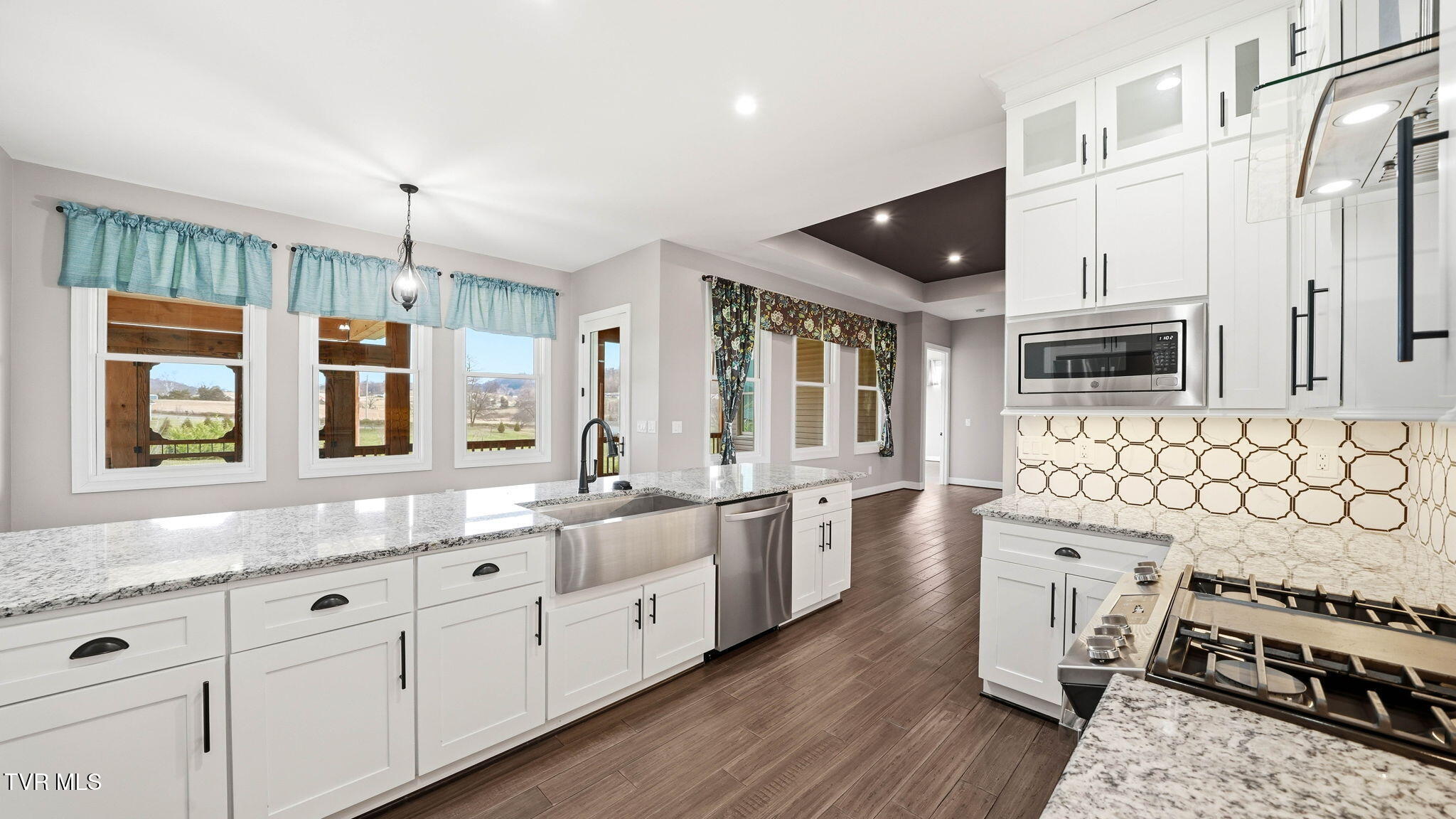 563 Pleasant Valley Road