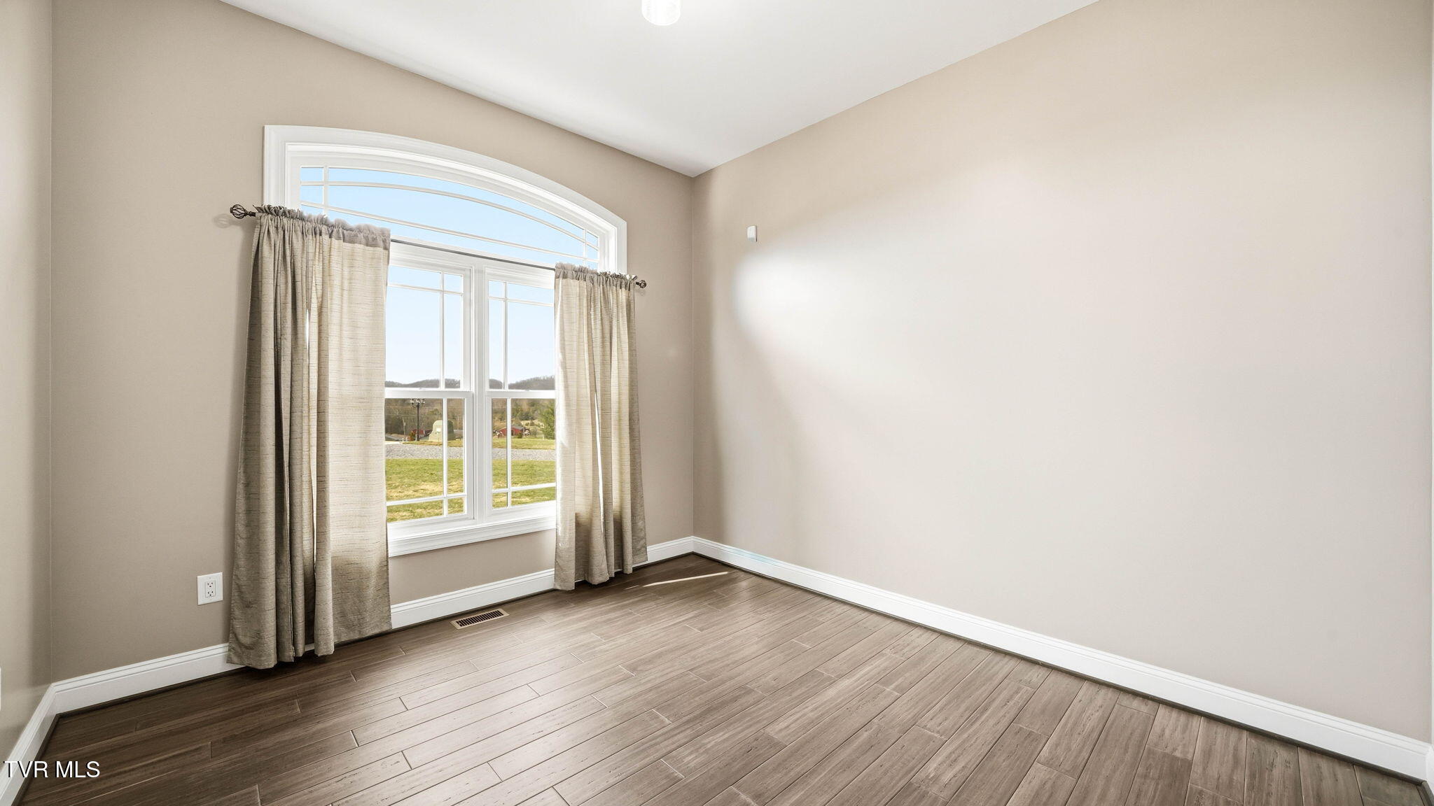 563 Pleasant Valley Road