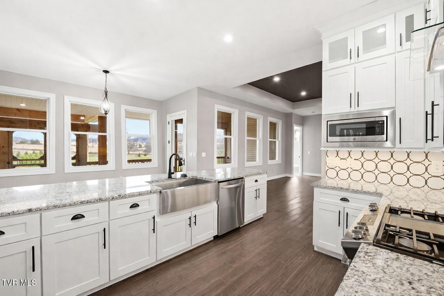 563 Pleasant Valley Road