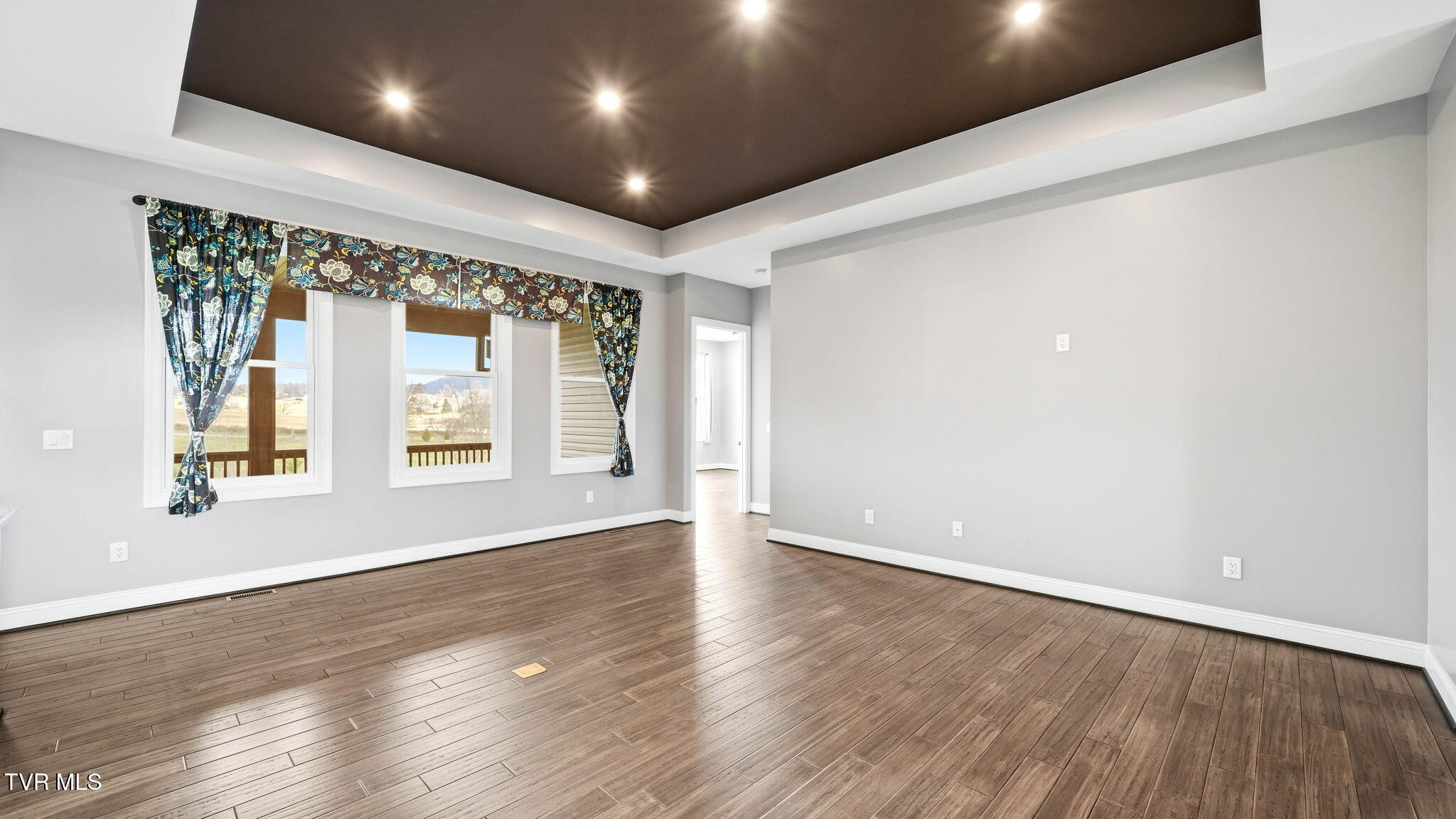 563 Pleasant Valley Road