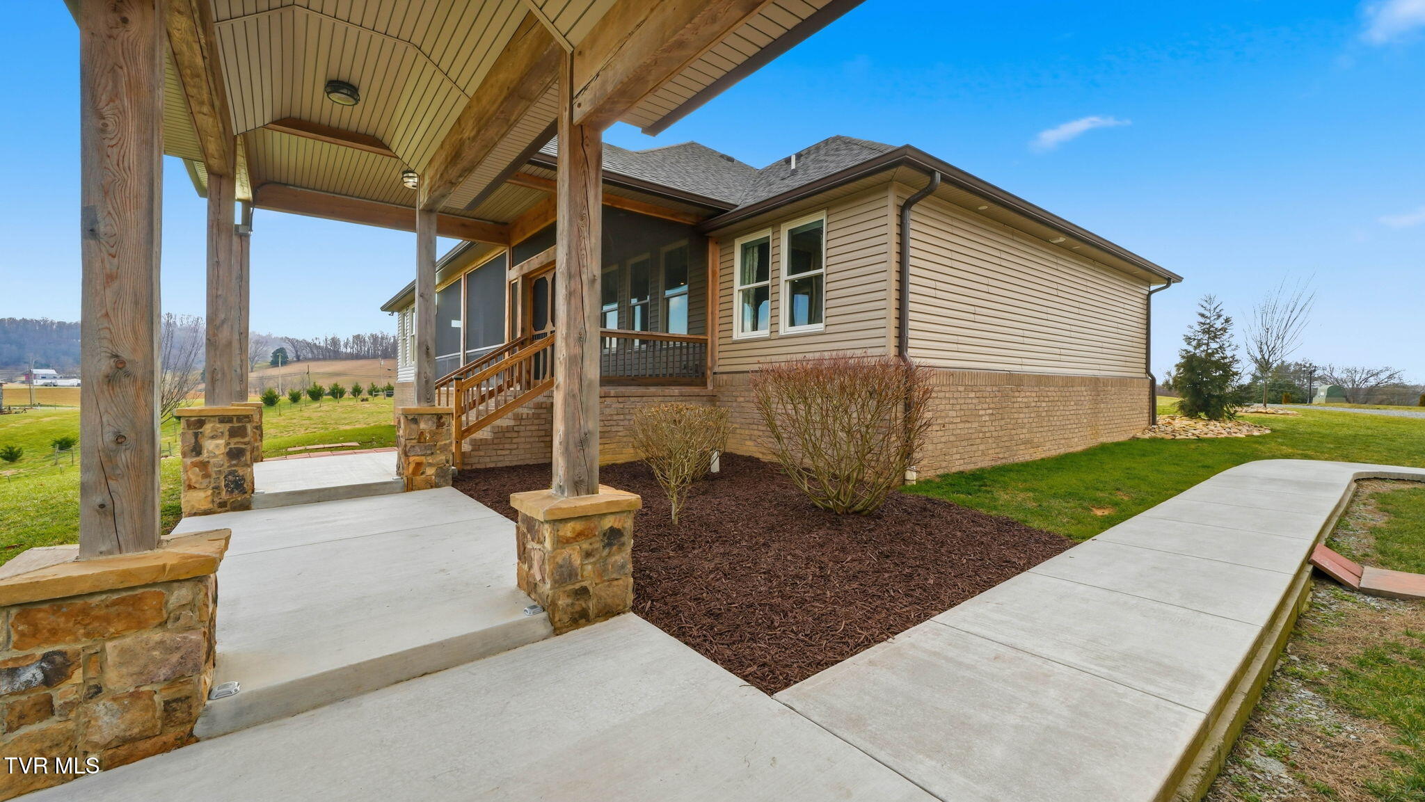 563 Pleasant Valley Road