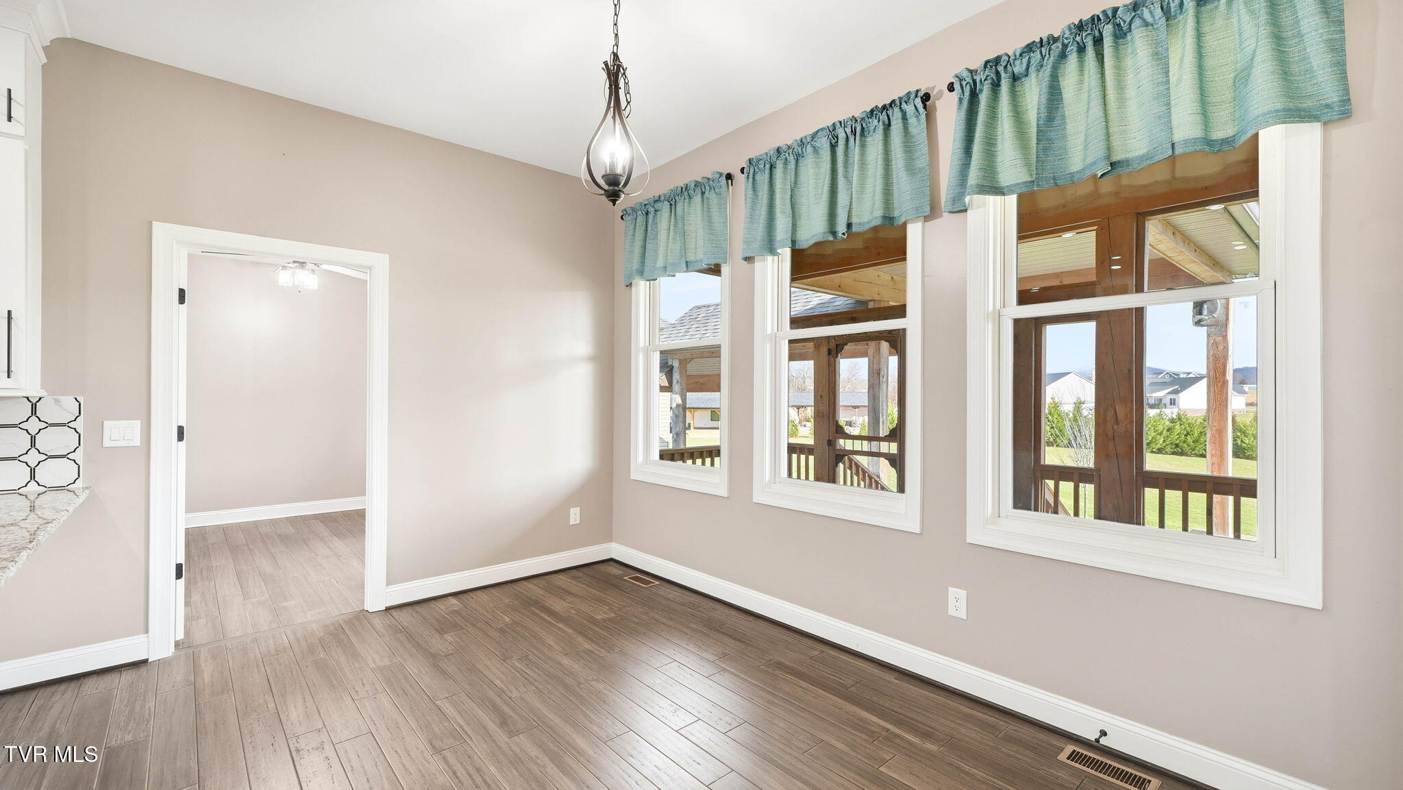 563 Pleasant Valley Road